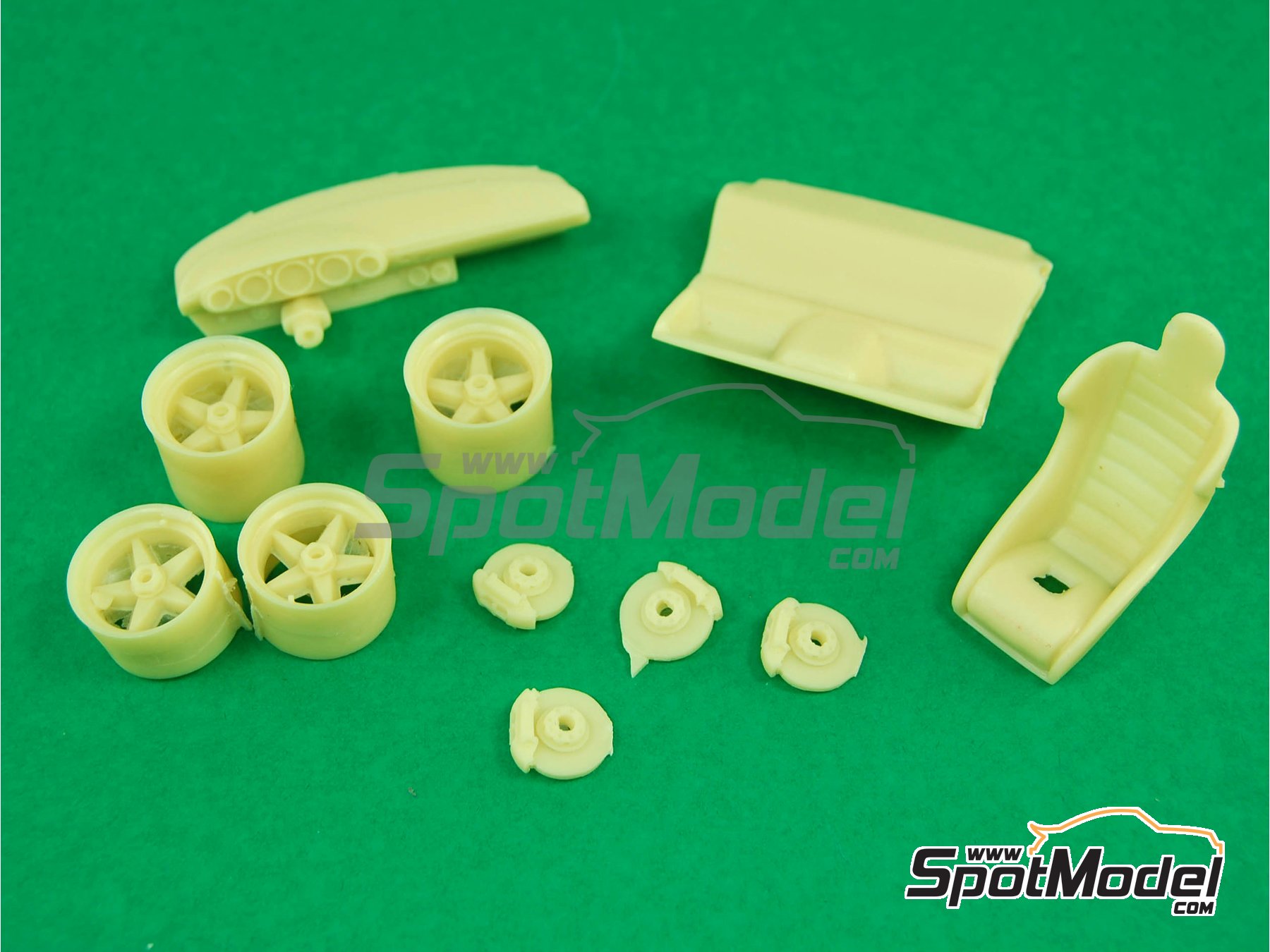 Image 12: Porsche 911 Carrera RSR Equipo Porsche System Engineering patrocinado por Martini Racing - 24 Horas de Le Mans 1973 | Maqueta de coche en escala&nbsp;1/24 fabricado por Profil24 (ref.&nbsp;P24083, tambien P24083K)