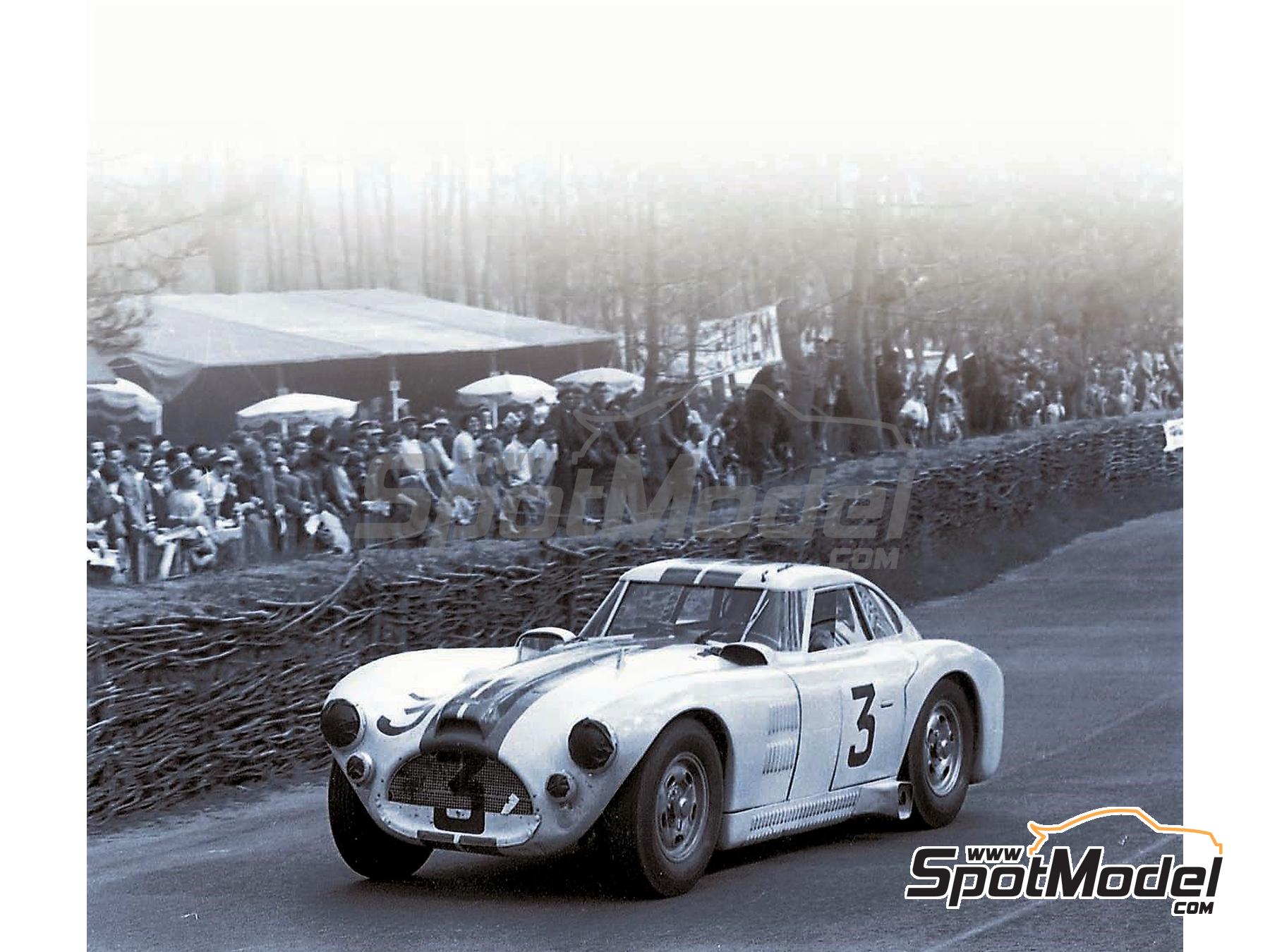 Image 2: Cunningham C-4RK - 24 Hours Le Mans 1952 and 1953 | Car scale model kit in 1/24 scale manufactured by Profil24 (ref.&nbsp;P24136K)