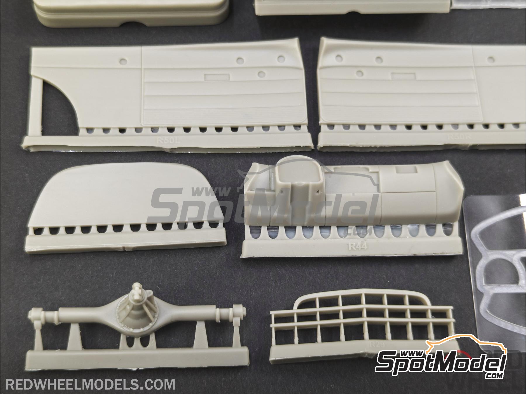 Image 4: Cadillac Series 62 Club Coupe -  1948 | Scale model kit in 1/25 scale manufactured by Red Wheel (ref.&nbsp;RW25004)