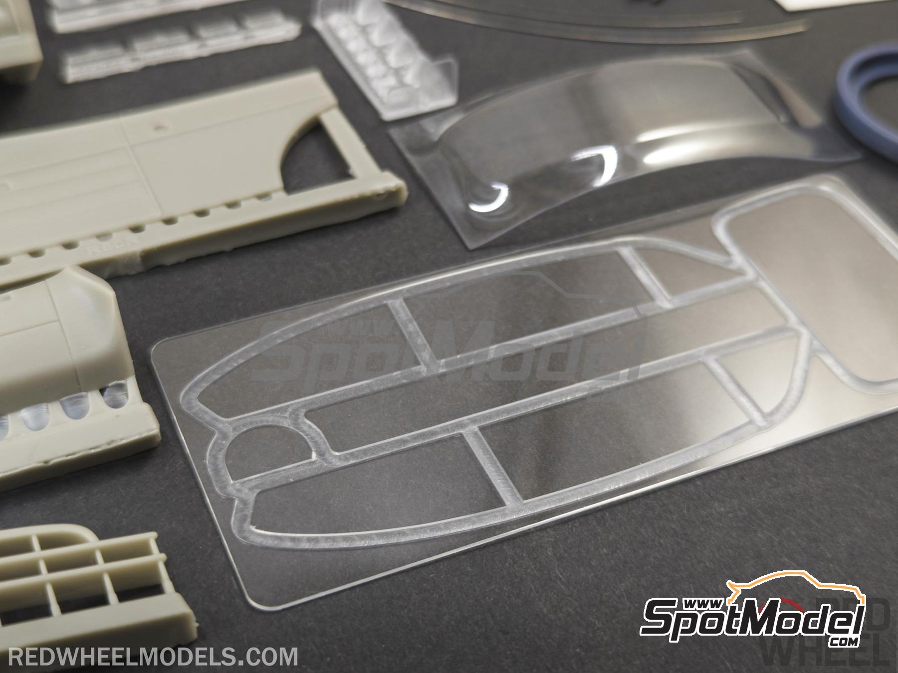 Image 11: Cadillac Series 62 Club Coupe -  1948 | Scale model kit in 1/25 scale manufactured by Red Wheel (ref.&nbsp;RW25004)