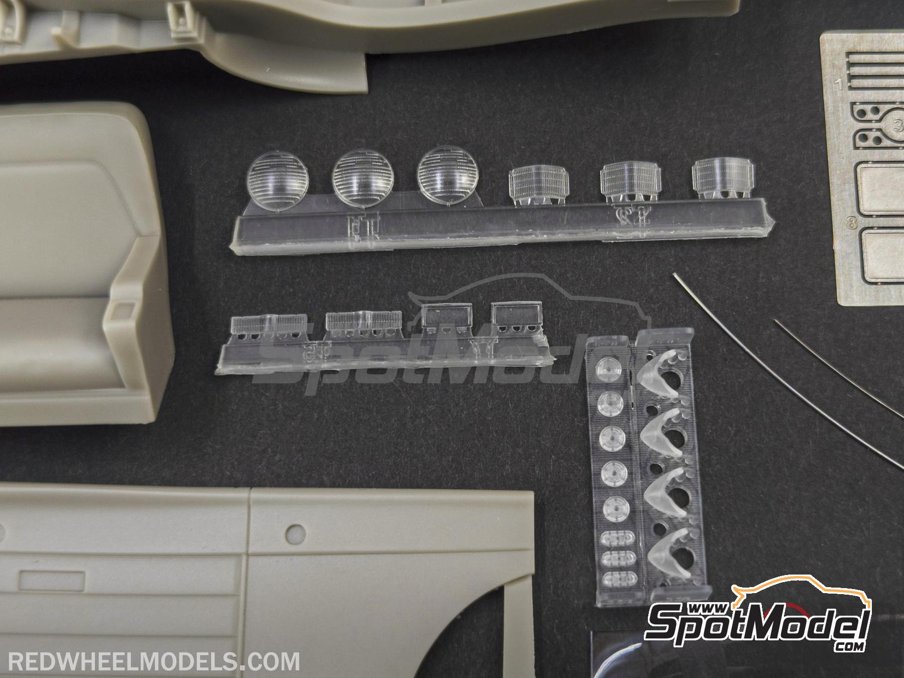 Image 13: Cadillac Series 62 Club Coupe -  1948 | Scale model kit in 1/25 scale manufactured by Red Wheel (ref.&nbsp;RW25004)