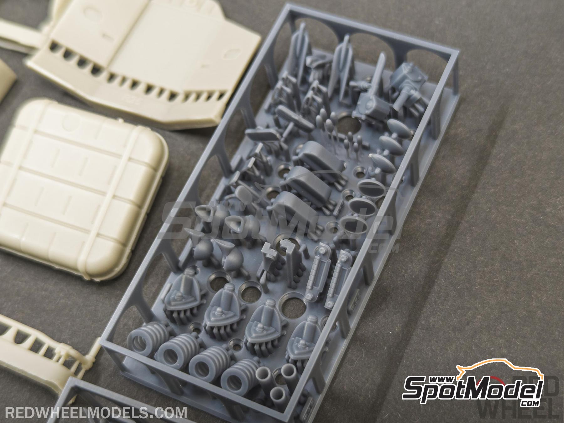 Image 17: Cadillac Series 62 Club Coupe -  1948 | Scale model kit in 1/25 scale manufactured by Red Wheel (ref.&nbsp;RW25004)