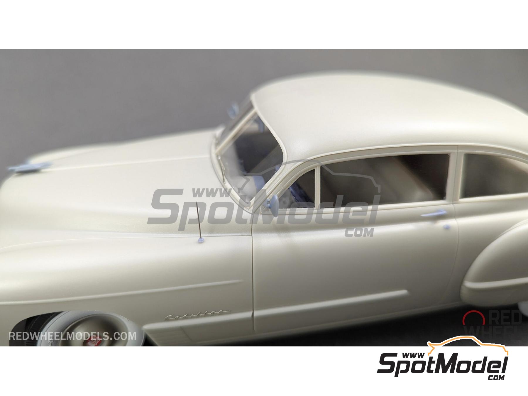 Image 24: Cadillac Series 62 Club Coupe -  1948 | Scale model kit in 1/25 scale manufactured by Red Wheel (ref.&nbsp;RW25004)