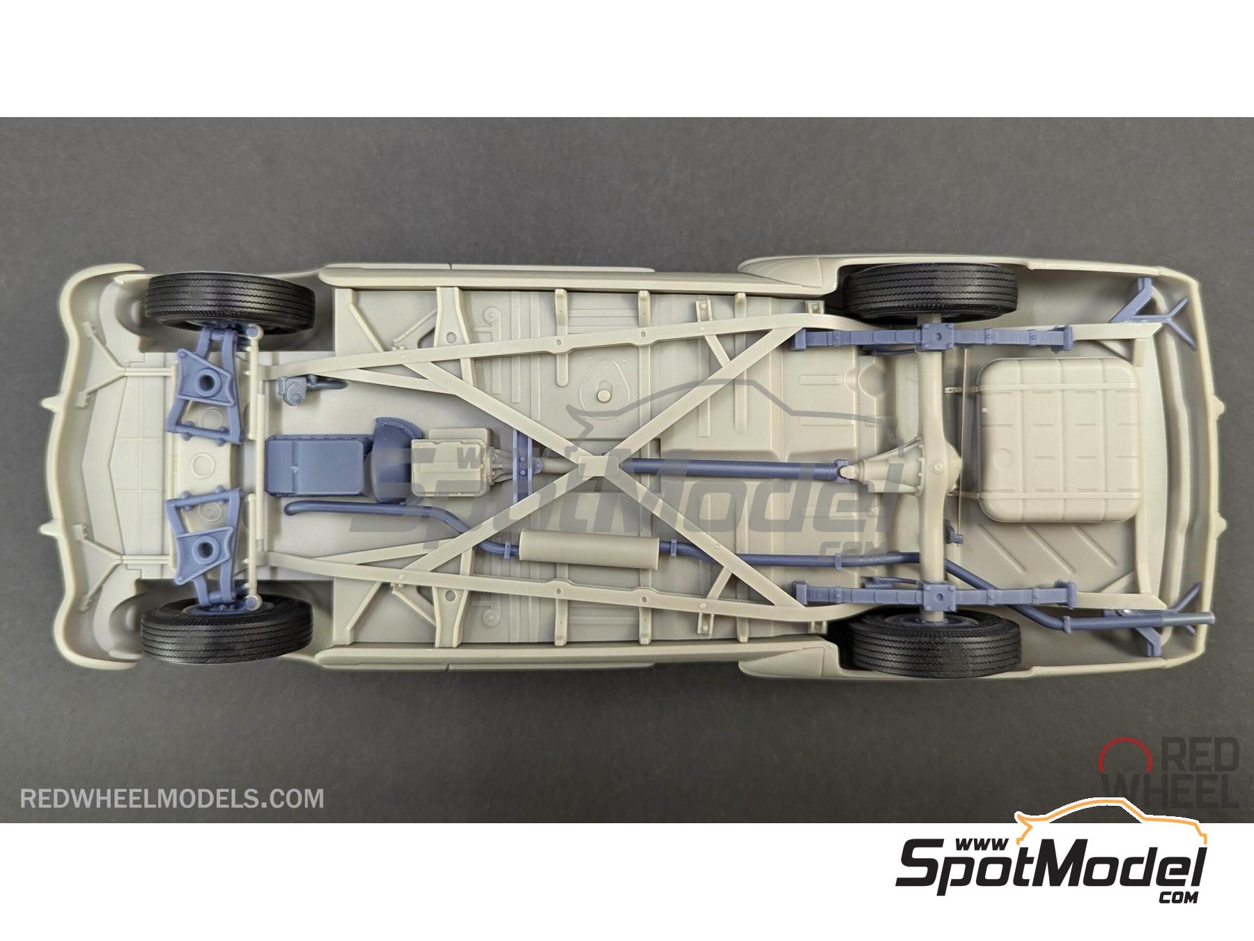 Image 30: Cadillac Series 62 Club Coupe -  1948 | Scale model kit in 1/25 scale manufactured by Red Wheel (ref.&nbsp;RW25004)