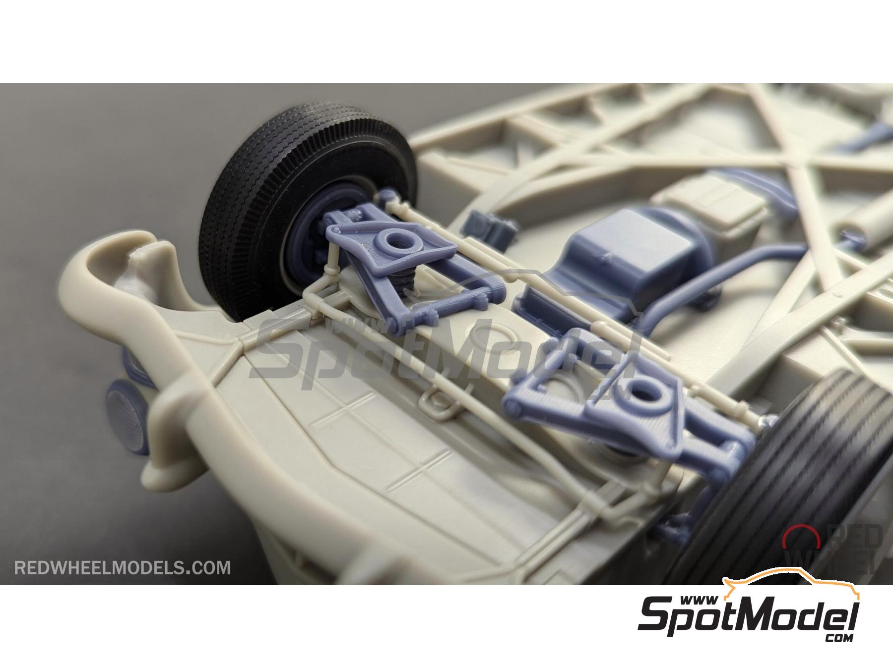 Image 32: Cadillac Series 62 Club Coupe -  1948 | Scale model kit in 1/25 scale manufactured by Red Wheel (ref.&nbsp;RW25004)