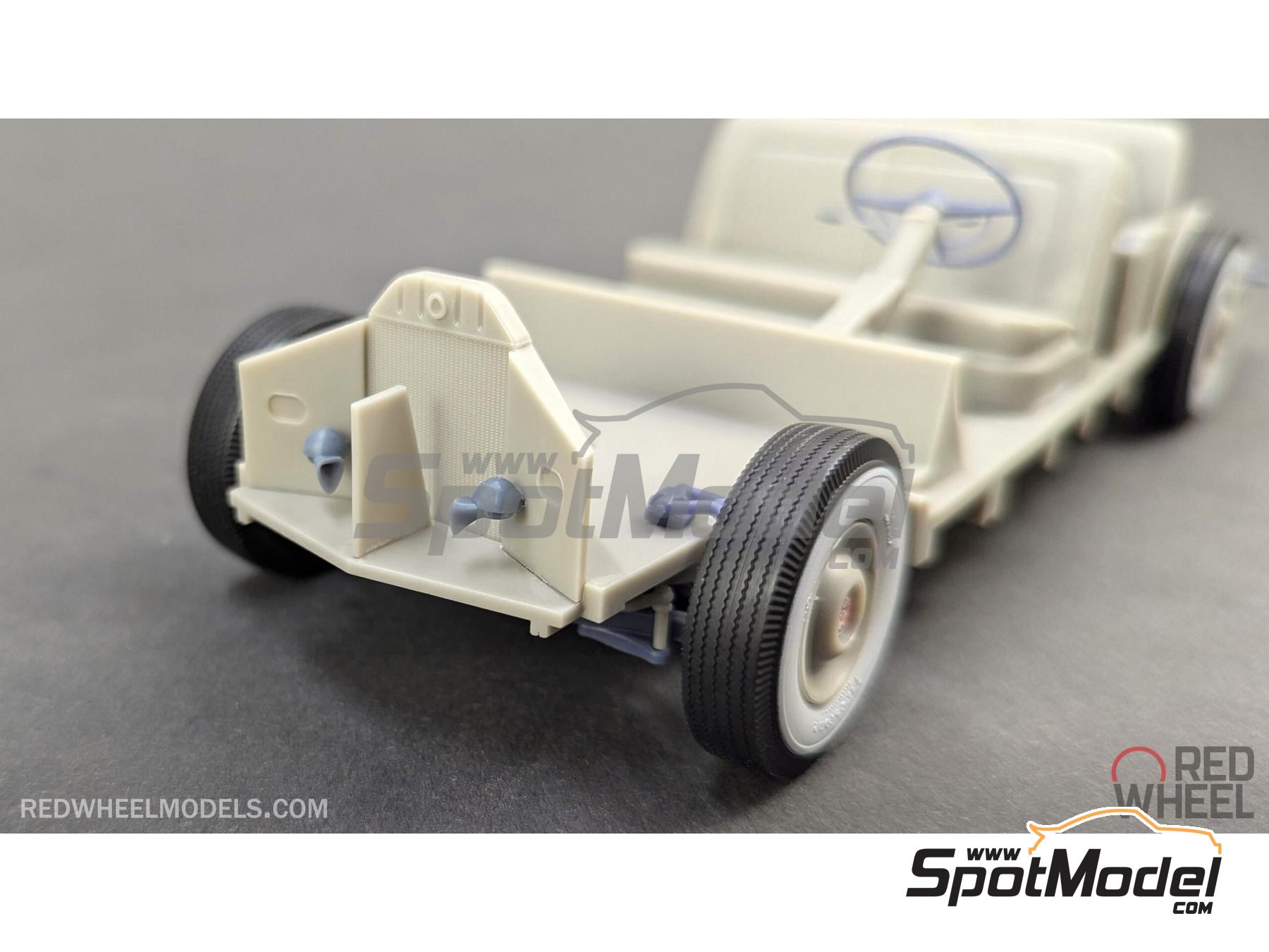 Image 37: Cadillac Series 62 Club Coupe -  1948 | Scale model kit in 1/25 scale manufactured by Red Wheel (ref.&nbsp;RW25004)