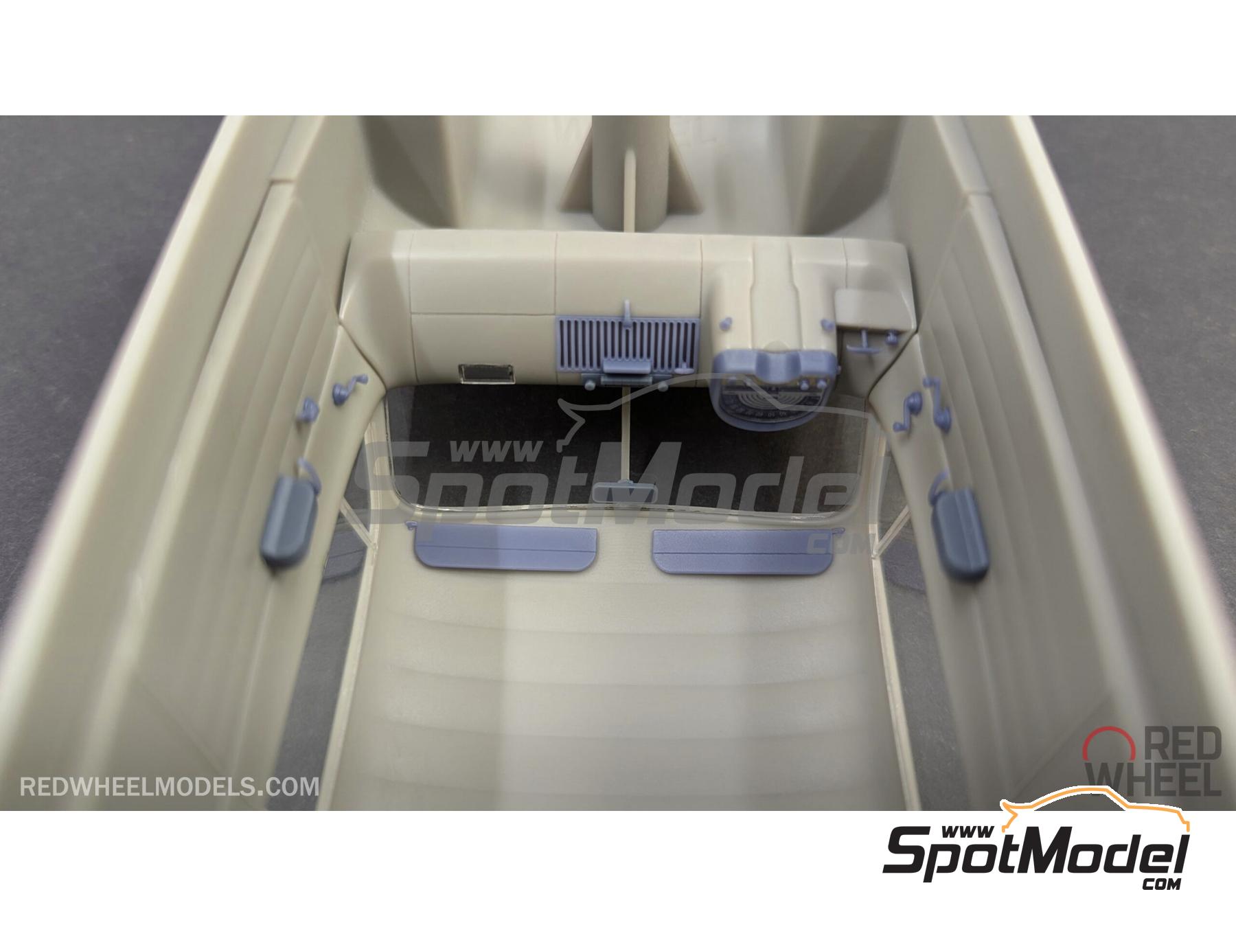 Image 39: Cadillac Series 62 Club Coupe -  1948 | Scale model kit in 1/25 scale manufactured by Red Wheel (ref.&nbsp;RW25004)