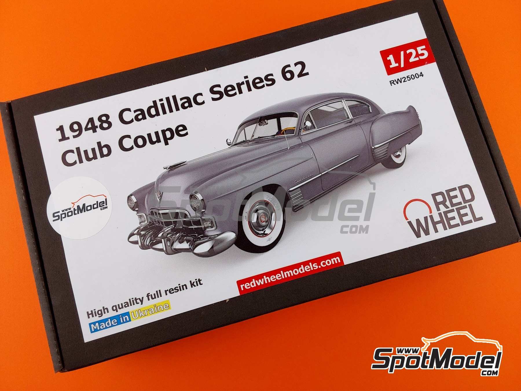 Image 40: Cadillac Series 62 Club Coupe -  1948 | Scale model kit in 1/25 scale manufactured by Red Wheel (ref.&nbsp;RW25004)