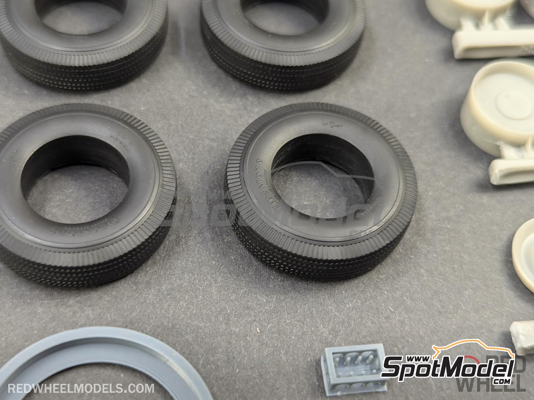 Image 3: Cadillac Sombrero wheels 15 inches -  1947-1952 | Rims and tyres set in 1/25 scale manufactured by Red Wheel (ref.&nbsp;RW25005)