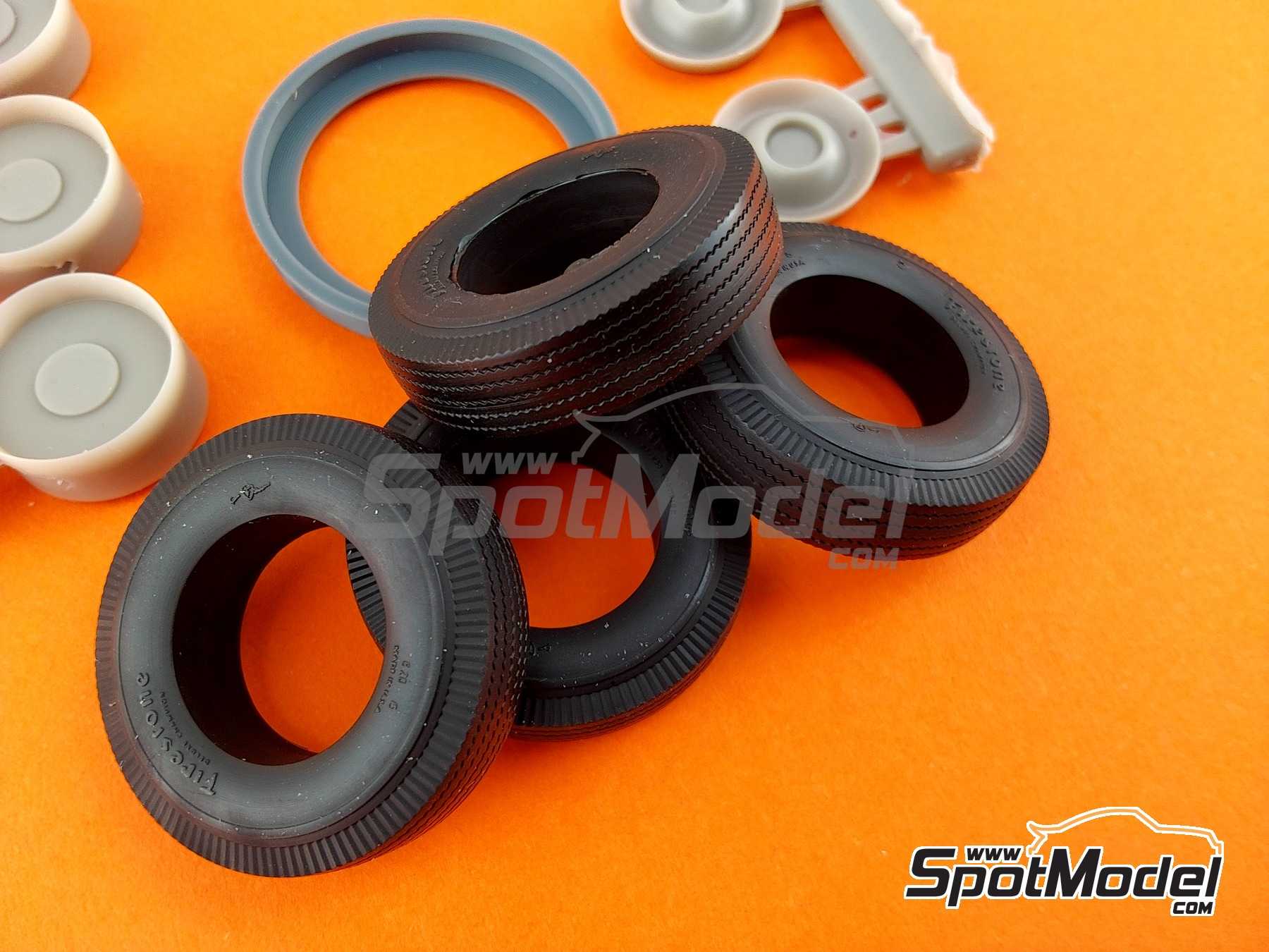 Image 8: Cadillac Sombrero wheels 15 inches -  1947-1952 | Rims and tyres set in 1/25 scale manufactured by Red Wheel (ref.&nbsp;RW25005)