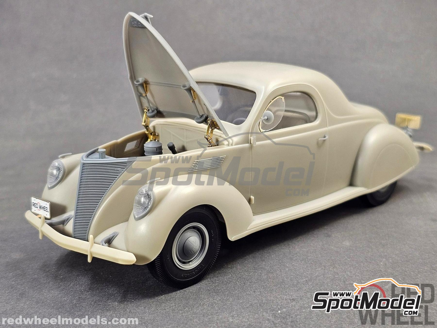 Image 1: Lincoln Zephyr Coupe -  1937 | Scale model kit in 1/25 scale manufactured by Red Wheel (ref.&nbsp;RW25009)