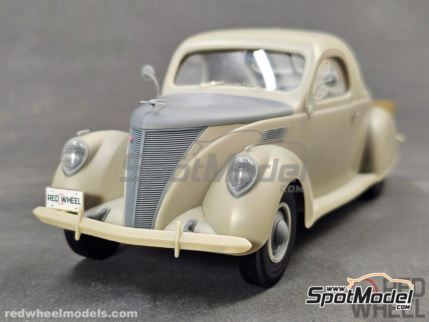 Image 10: Lincoln Zephyr Coupe -  1937 | Scale model kit in 1/25 scale manufactured by Red Wheel (ref.&nbsp;RW25009)