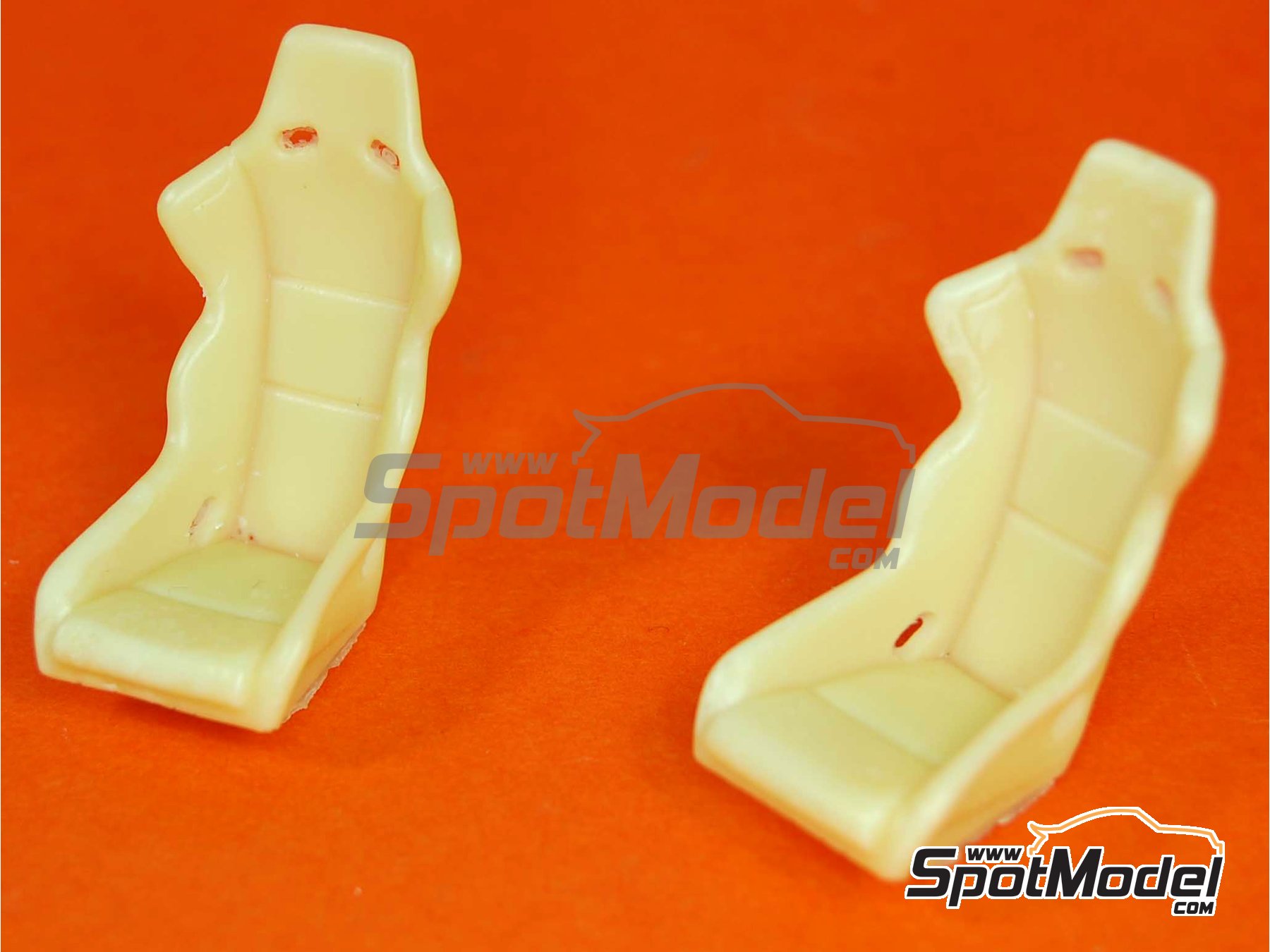 Image 3: Bucket with buckles | Seat in 1/24 scale manufactured by Reji Model (ref. REJI-036, also 036)