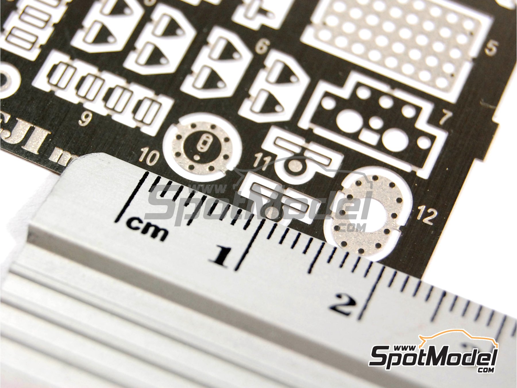 Image 4: Universal parts rally: buckles, harnesses, � | Detail in 1/24 scale manufactured by Reji Model (ref.&nbsp;REJI-1001, also 1001)