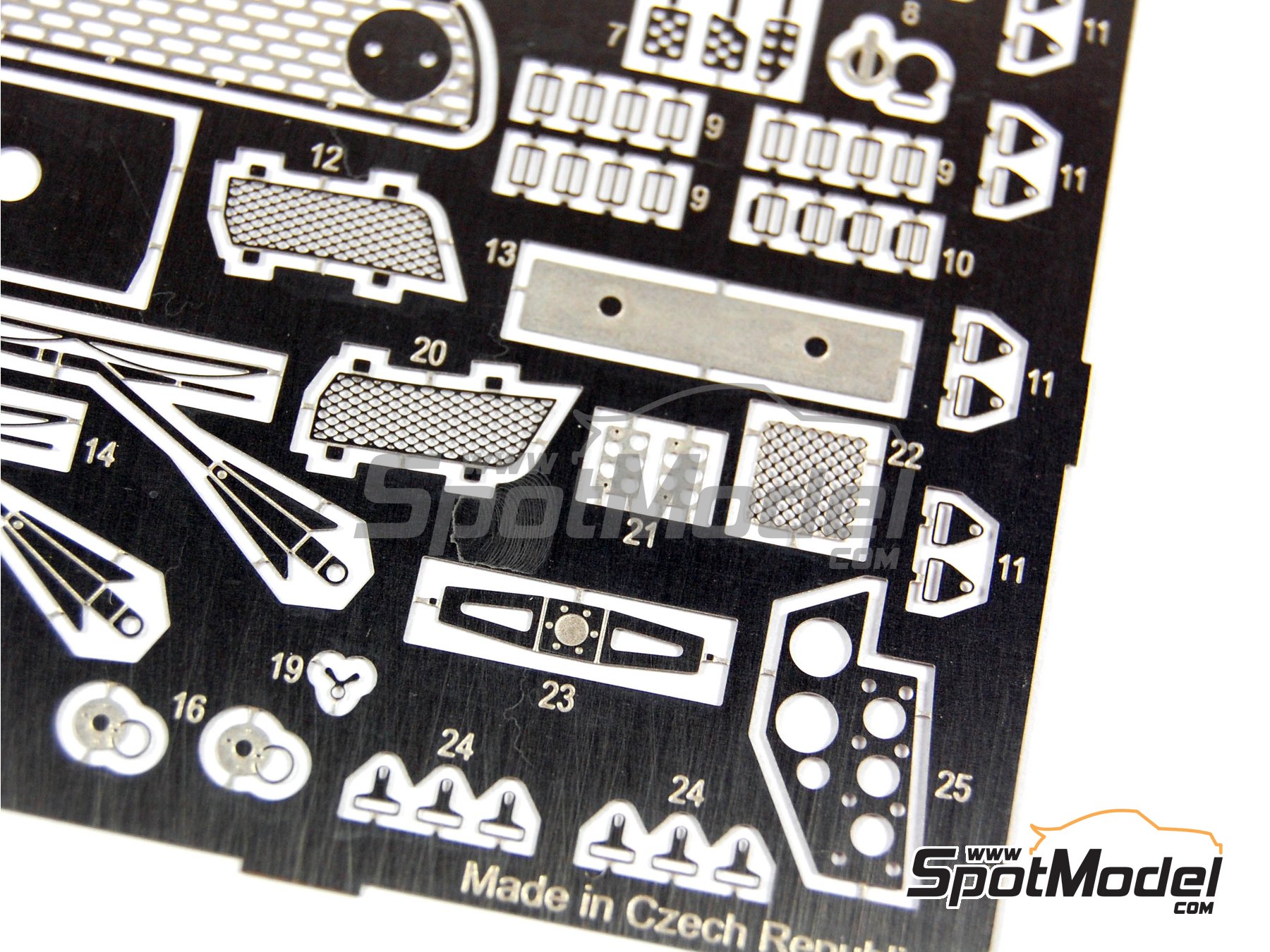Image 3: Lancia 037 Rally | Detail up set in 1/24 scale manufactured by Reji Model (ref.&nbsp;REJI-1004, also 1004)
