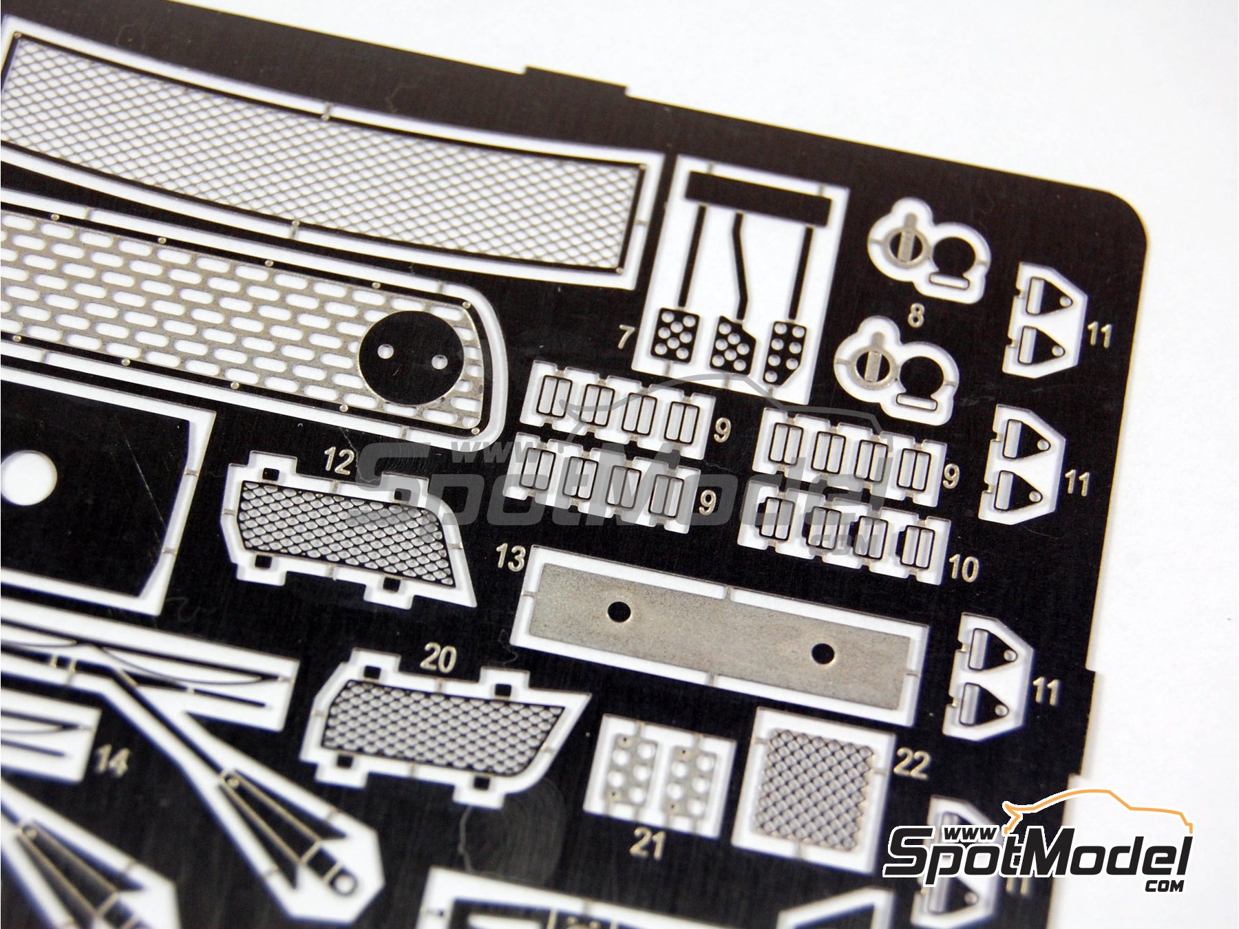 Image 4: Lancia 037 Rally | Detail up set in 1/24 scale manufactured by Reji Model (ref.&nbsp;REJI-1004, also 1004)