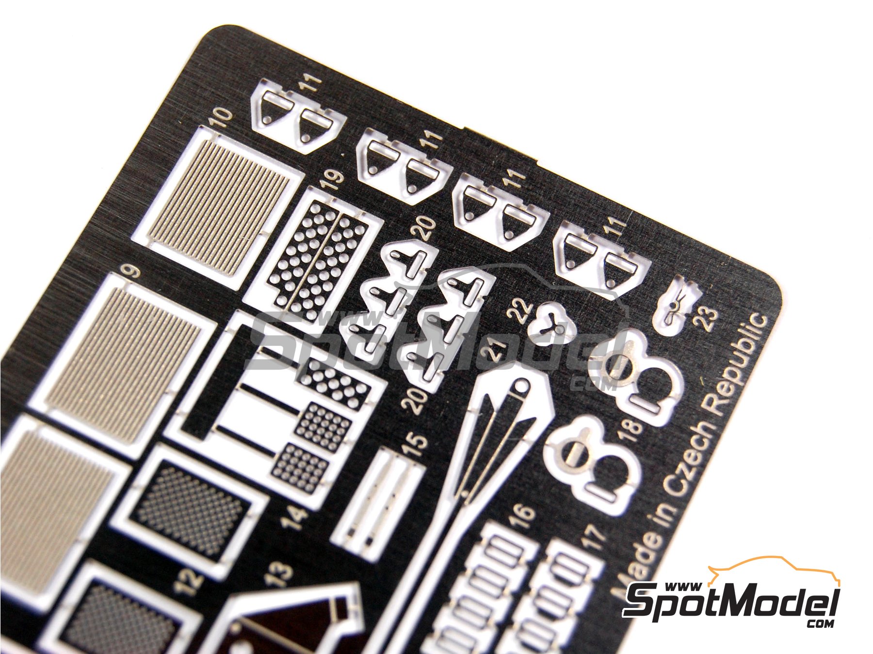 Image 4: Lancia Stratos HF | Detail up set in 1/24 scale manufactured by Reji Model (ref.&nbsp;REJI-1005, also 1005)