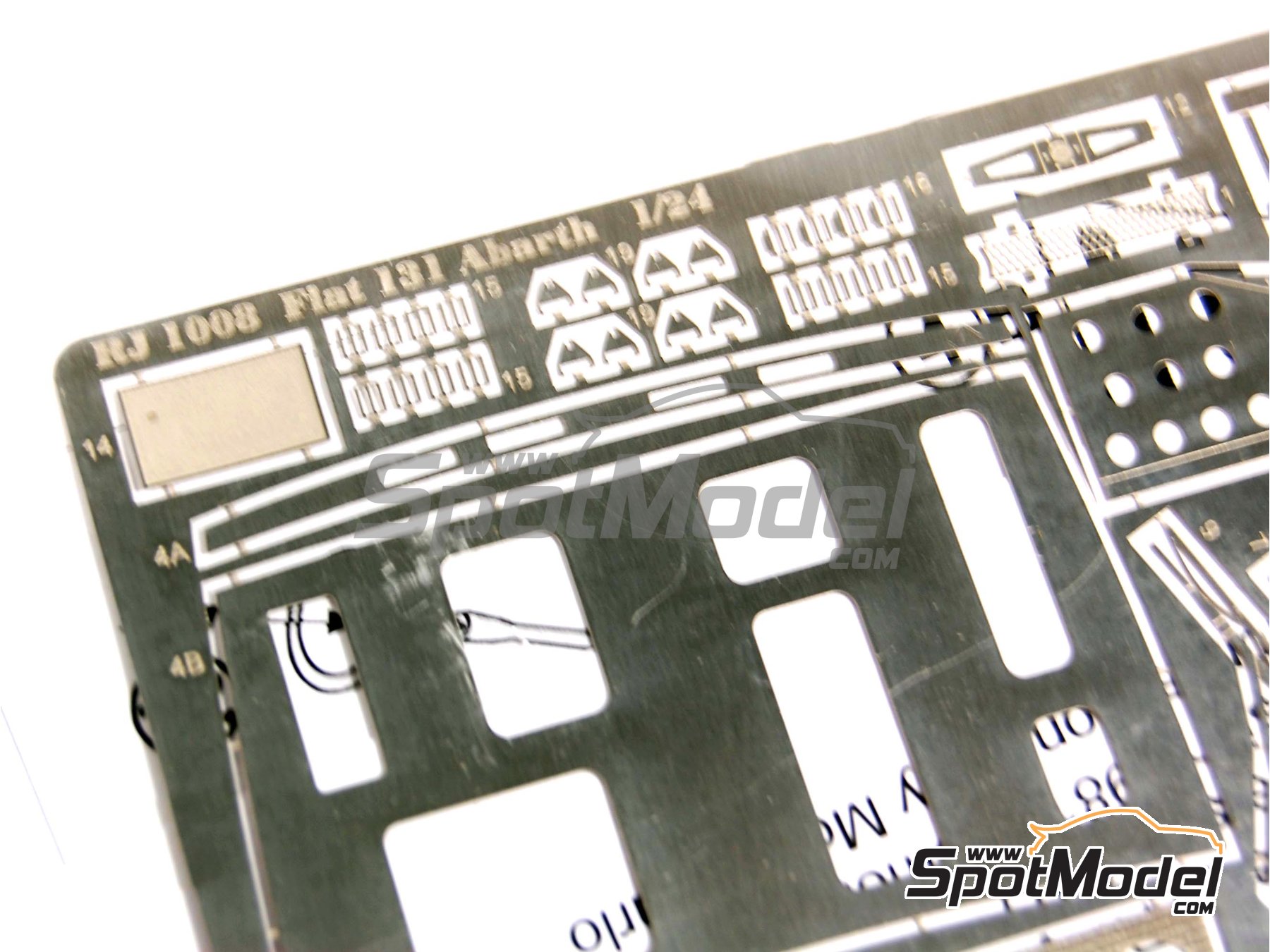 Image 5: Fiat 131 Abarth | Set de mejora y detallado en escala&nbsp;1/24 fabricado por Reji Model (ref.&nbsp;REJI-1008, tambien 1008)