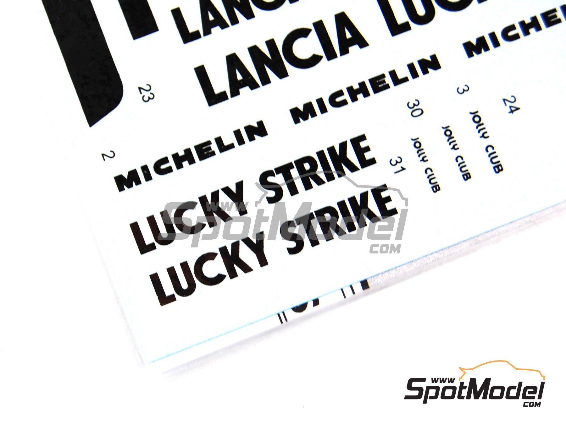 Image 3: Lancia 037 Rally sponsored by Lucky Strike - El Corte Ingles Rally Islas Canarias 1986 | Marking / livery in 1/24 scale manufactured by Reji Model (ref. REJI-150, also 150)