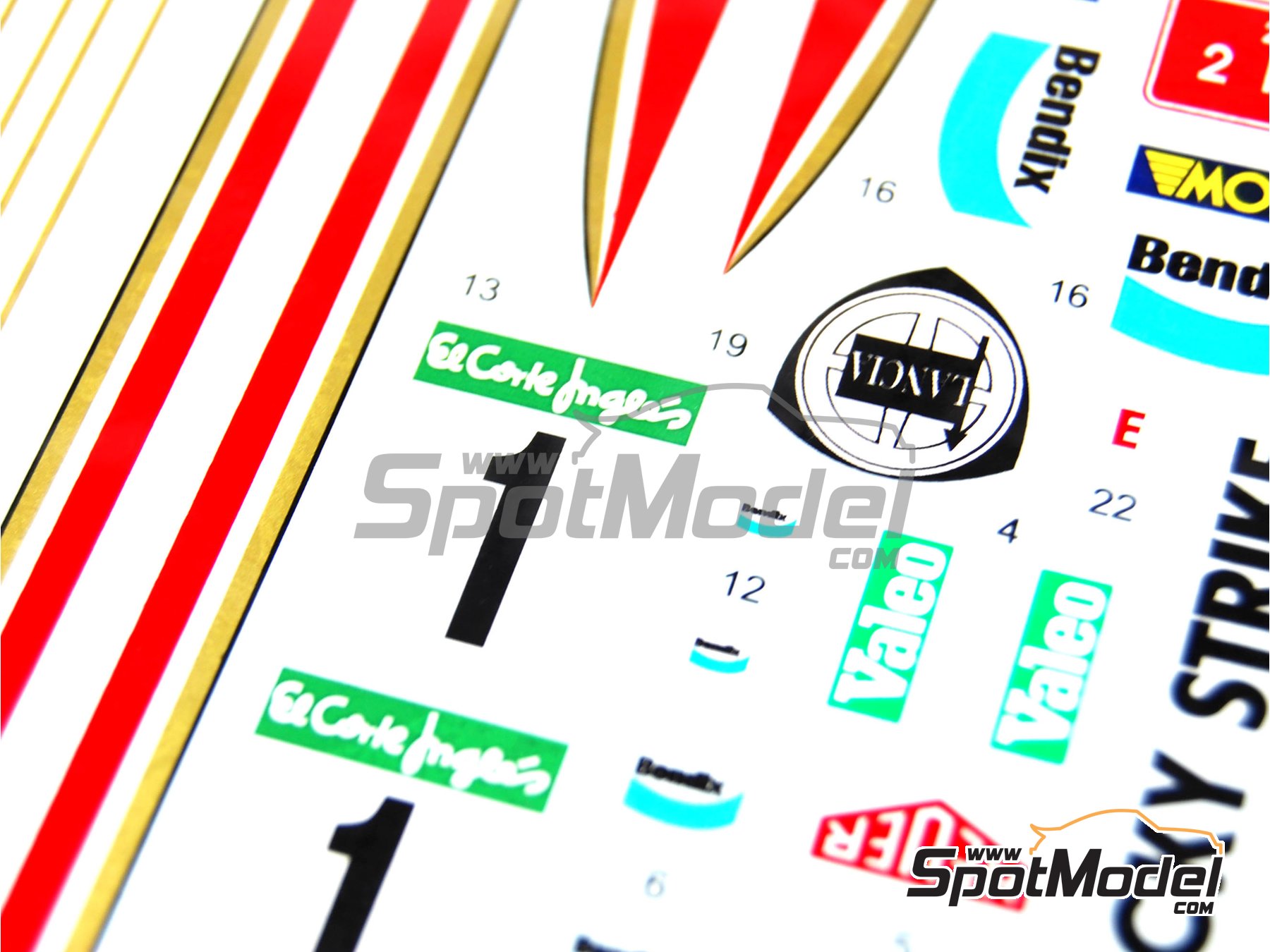 Image 13: Lancia 037 Rally sponsored by Lucky Strike - El Corte Ingles Rally Islas Canarias 1986 | Marking / livery in 1/24 scale manufactured by Reji Model (ref. REJI-150, also 150)