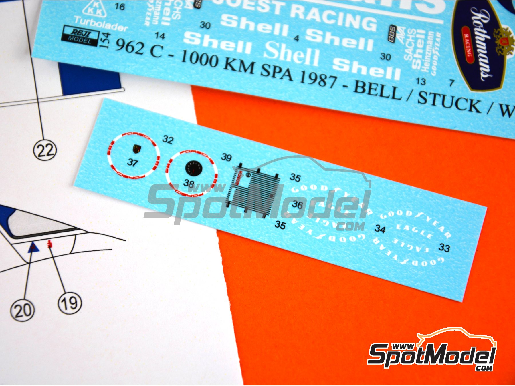 Image 5: Porsche 962C patrocinado por Rothmans - 1000 Kms de SPA Francorchamps 1987 | Decoraci&oacute;n en escala&nbsp;1/24 fabricado por Reji Model (ref.&nbsp;REJI-154, tambien 154)
