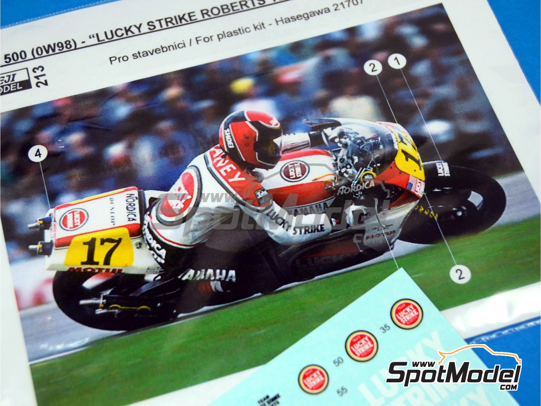 Image 2: Yamaha YZR500 patrocinado por Lucky Strike - Campeonato del Mundo de Motociclismo 1988 | Decoraci&oacute;n en escala&nbsp;1/12 fabricado por Reji Model (ref.&nbsp;REJI-213, tambien 213)