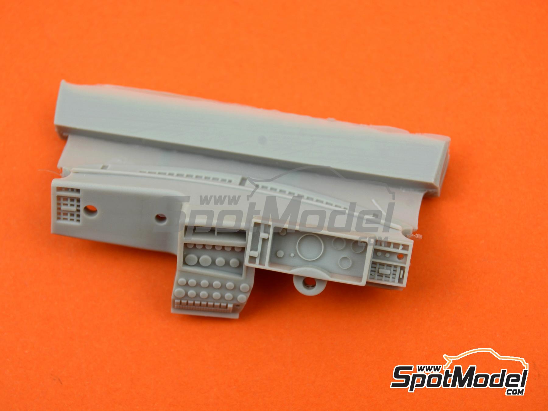 Image 5: Ford Sierra RS Cosworth 4x4 | Dashboard in 1/24 scale manufactured by Reji Model (ref.&nbsp;REJI-SP945, also SP945)