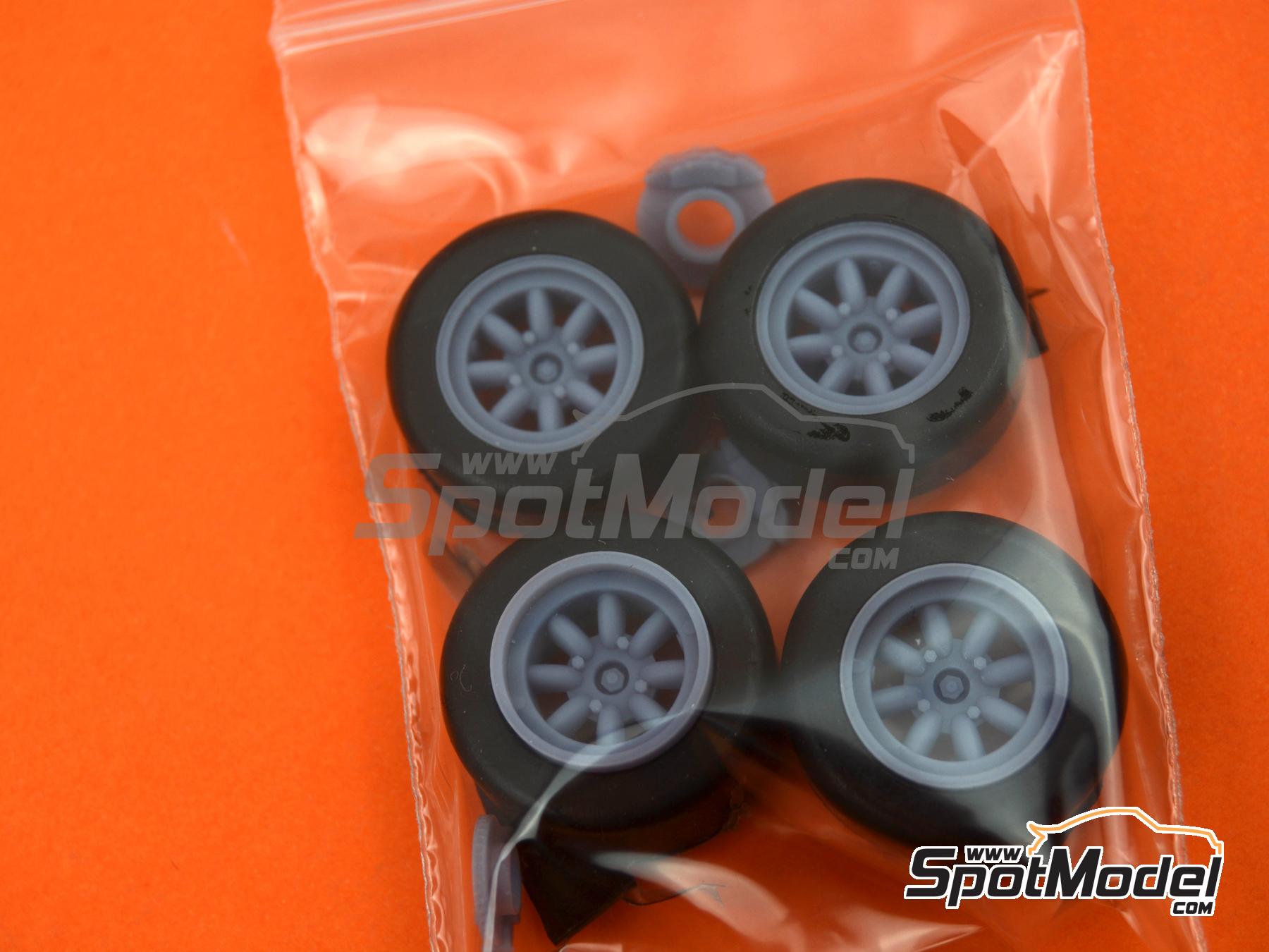 Image 6: Minilite 13" for Ford Escort Mk II RS1800 | Rims and tyres set in 1/24 scale manufactured by Reji Model (ref.&nbsp;REJI-SP947, also SP947)