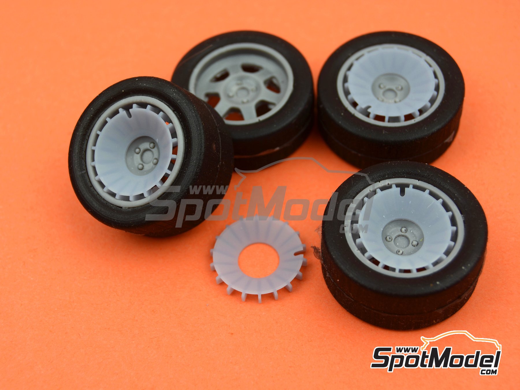 Image 4: Dymag 16 inches with venturis and slicks | Tarmac conversion set in 1/24 scale manufactured by Reji Model (ref.&nbsp;REJI-SP960, also SP960)