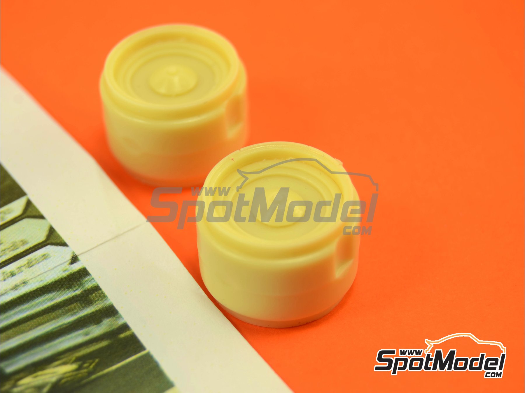 Image 1: Lotus Ford type 72 Lotus Team sponsored by E - Spanish Formula 1 Grand Prix, French Formula 1 Grand Prix 1973 | Rims in 1/20 scale manufactured by Reji Model (ref. REJI-SP966, also SP966)