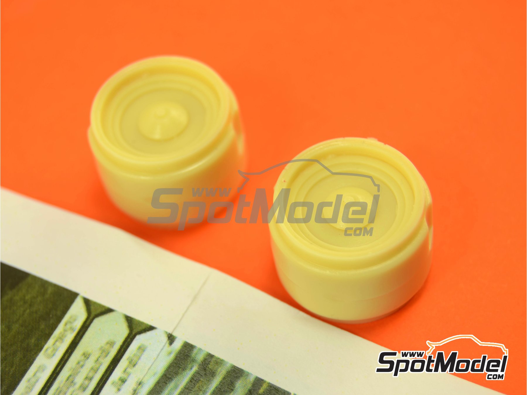 Image 2: Lotus Ford type 72 Lotus Team sponsored by E - Spanish Formula 1 Grand Prix, French Formula 1 Grand Prix 1973 | Rims in 1/20 scale manufactured by Reji Model (ref. REJI-SP966, also SP966)