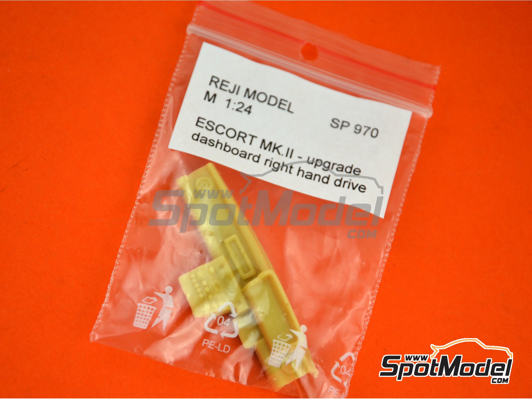 Image 3: Ford Escort Mk. II RS1800 | Dashboard in 1/24 scale manufactured by Reji Model (ref.&nbsp;REJI-SP970)