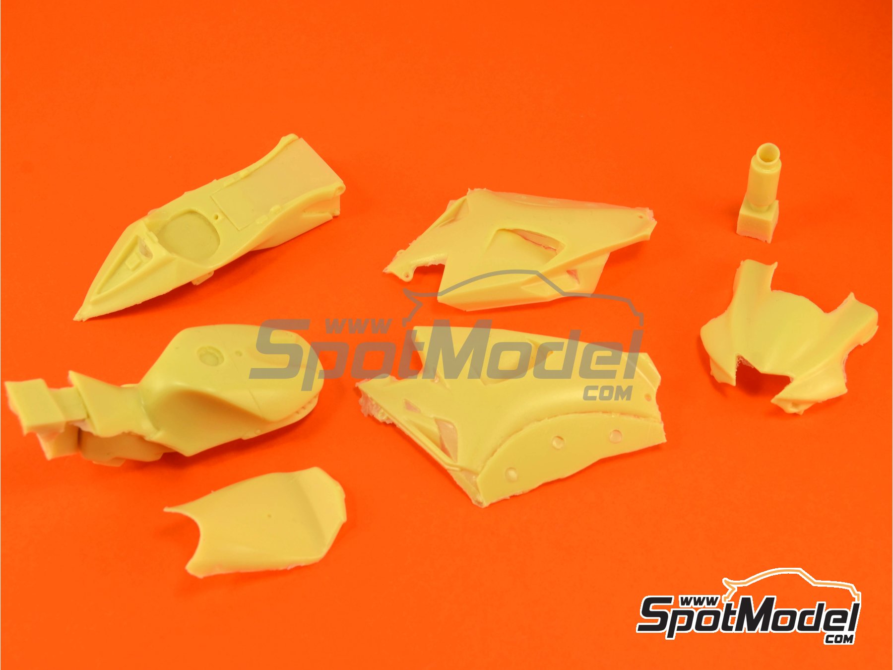 Image 1: Yamaha YZR-M1 -  2006 | Transkit en escala&nbsp;1/12 fabricado por Reji Model (ref.&nbsp;REJI-SP974, tambien SP974)