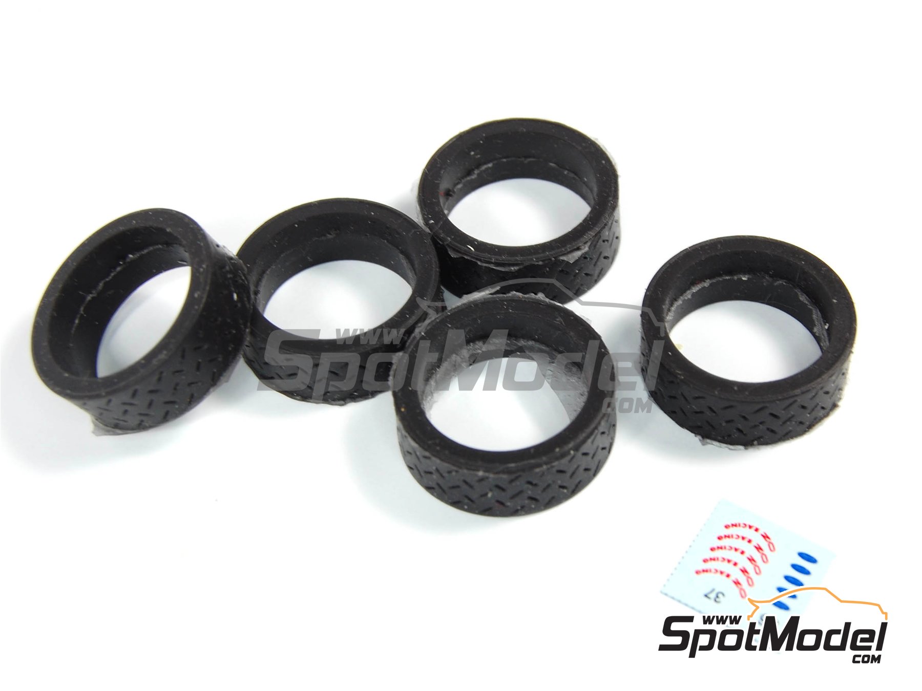 Image 3: Ford Focus WRC | Tarmac conversion set in 1/24 scale manufactured by Reji Model (ref.&nbsp;REJI-SP981, also SP981)