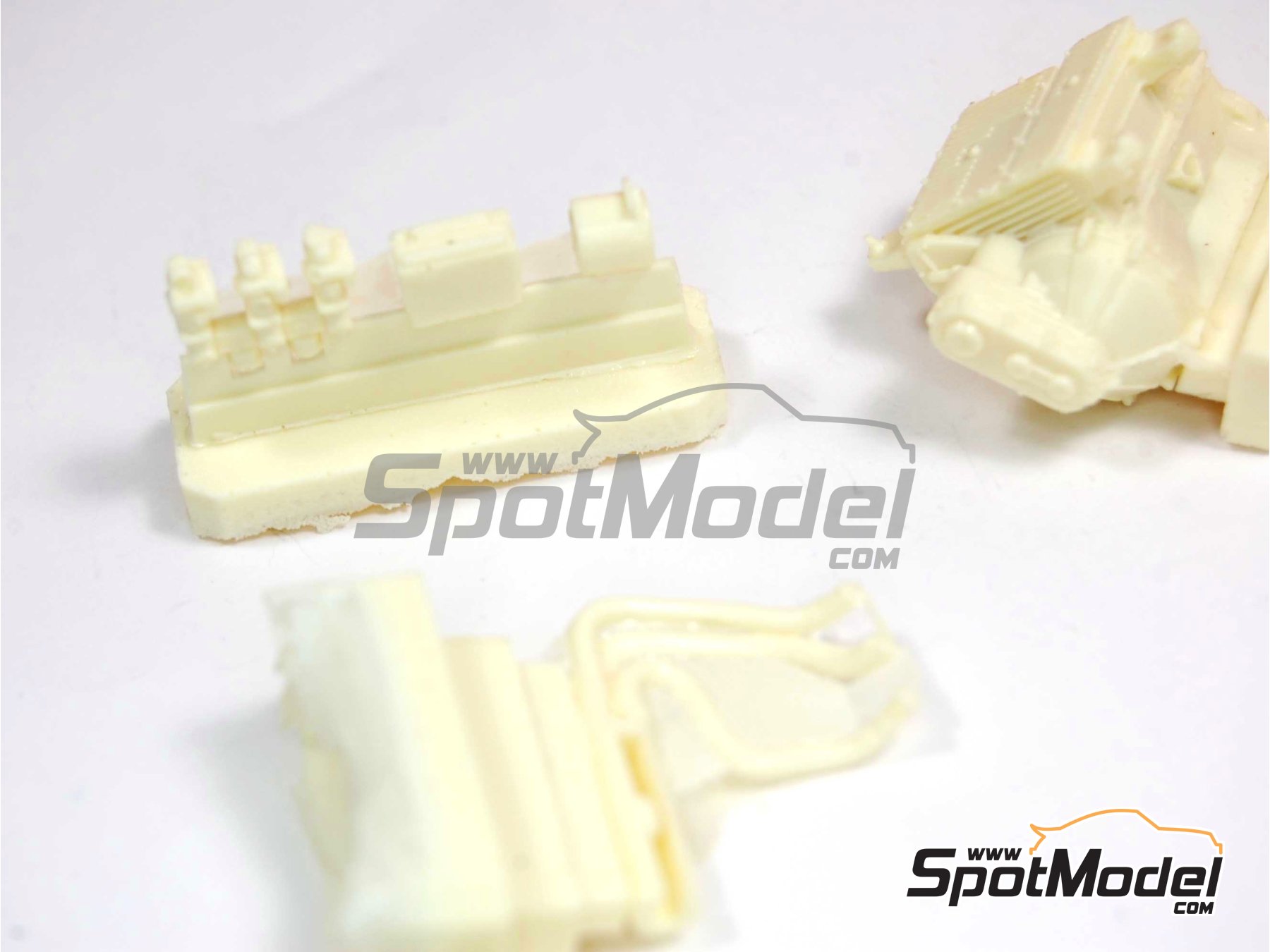 Image 4: Lancia Stratos HF | Engine in 1/24 scale manufactured by Reji Model (ref.&nbsp;REJI-SP992, also SP992)
