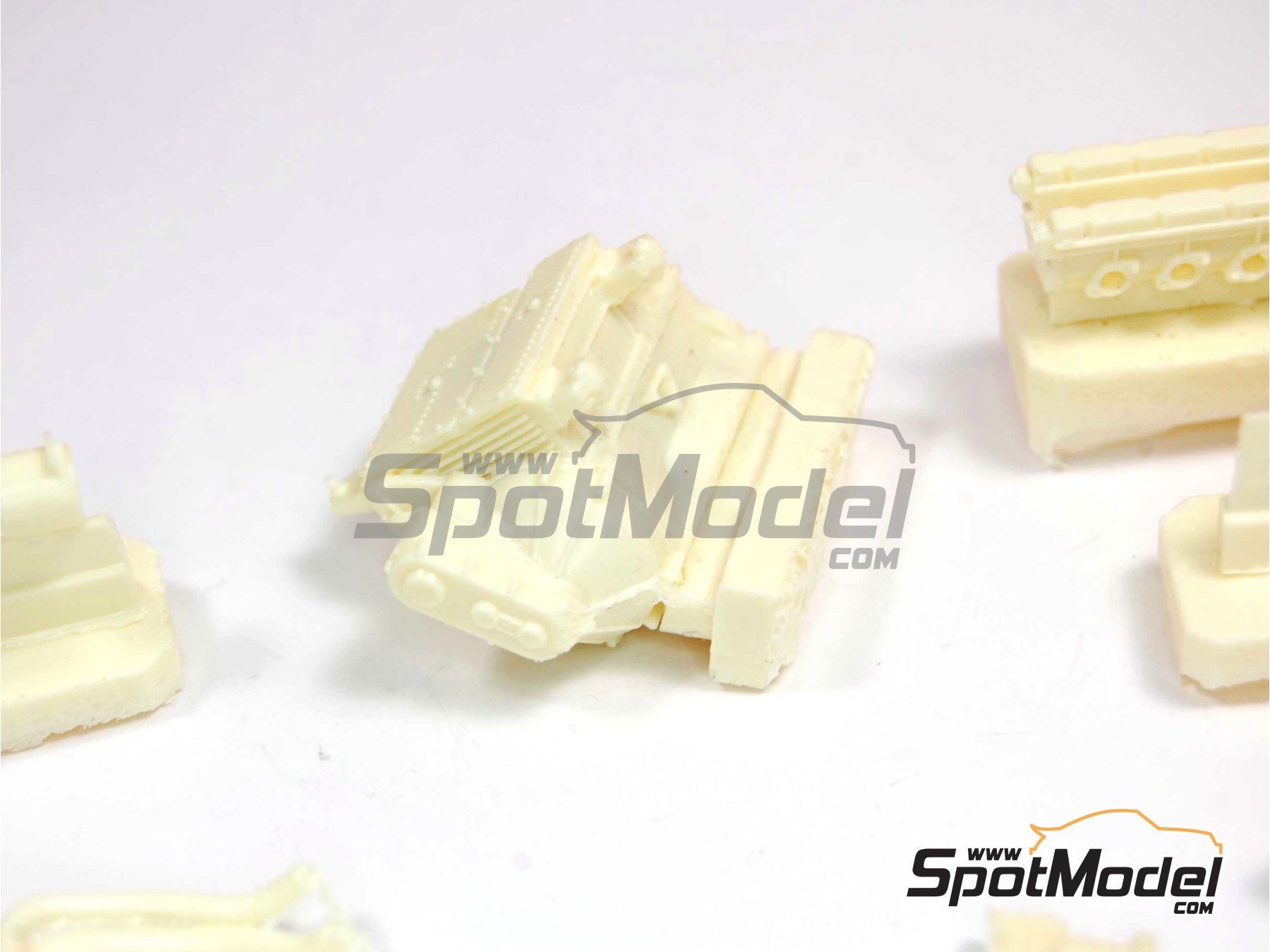 Image 5: Lancia Stratos HF | Engine in 1/24 scale manufactured by Reji Model (ref.&nbsp;REJI-SP992, also SP992)