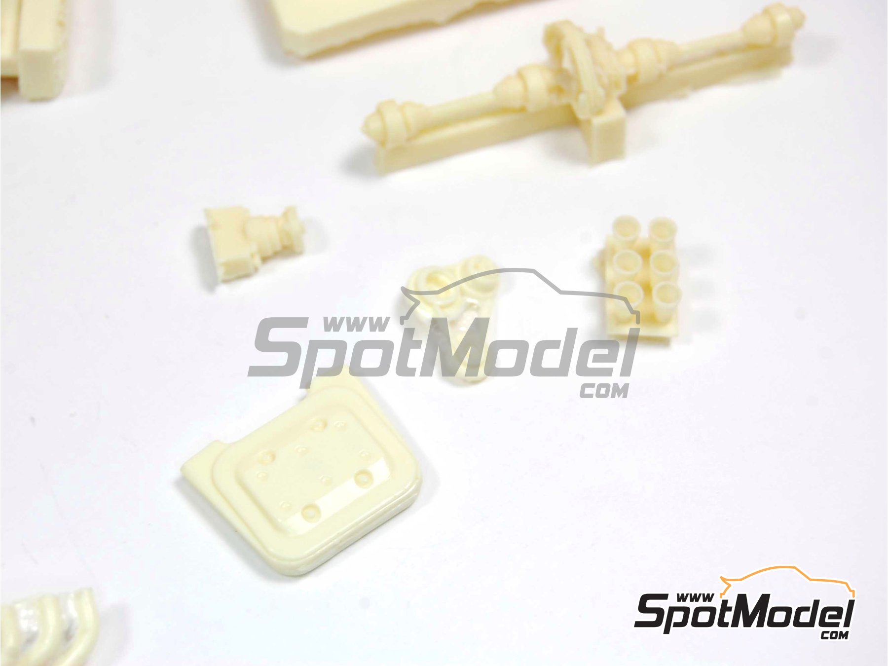 Image 7: Lancia Stratos HF | Engine in 1/24 scale manufactured by Reji Model (ref.&nbsp;REJI-SP992, also SP992)
