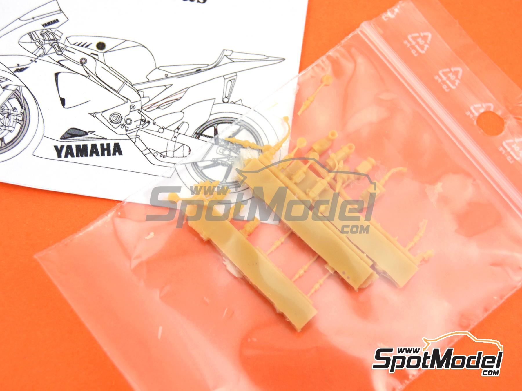 Image 3: Connectors and cameras for Moto GP | Detail in 1/12 scale manufactured by Renaissance Models (ref. 12AM-002)