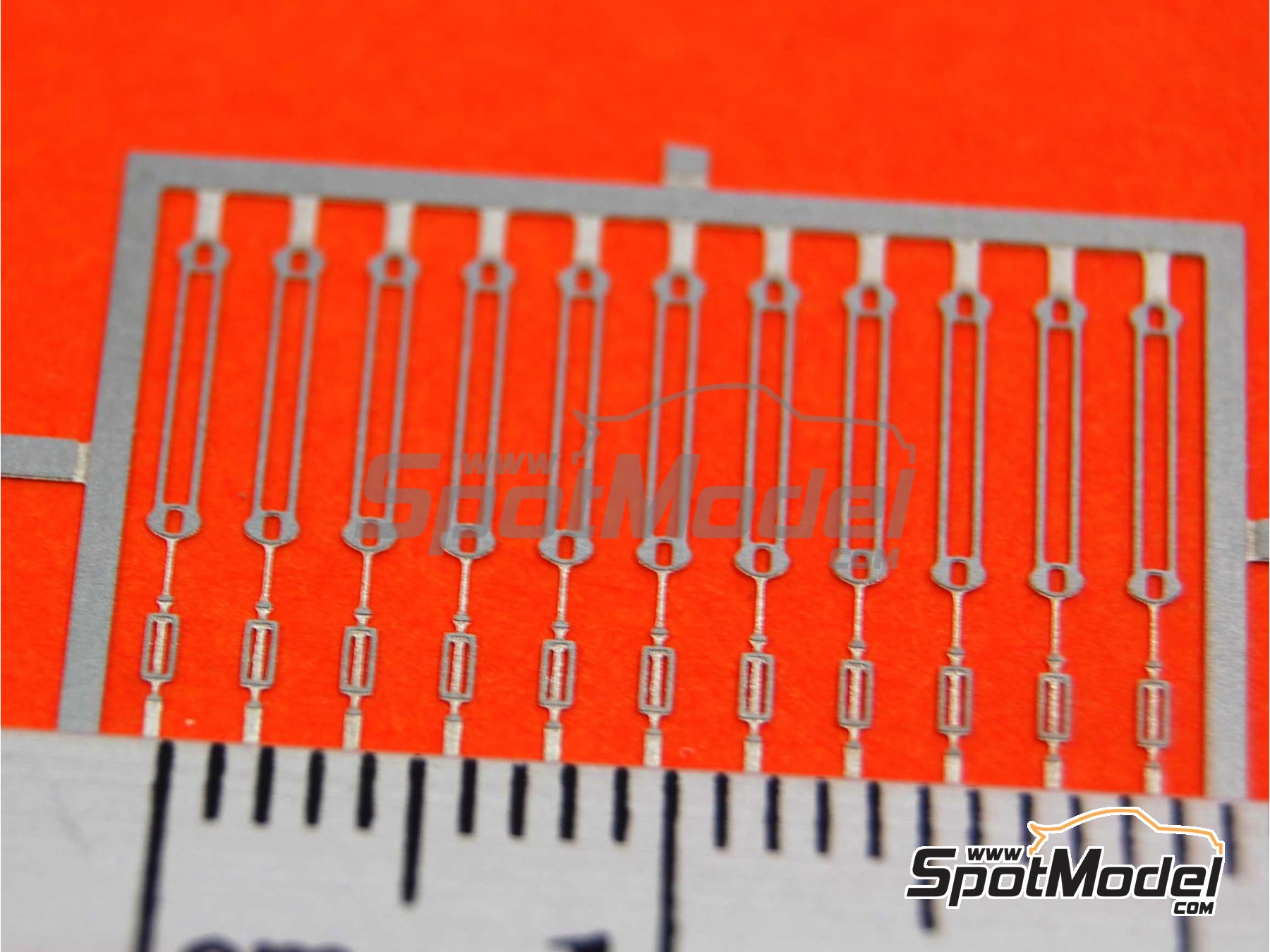 Image 4: Serflex hose clamp 2mm | Clamps in 1/12 scale manufactured by Renaissance Models (ref.&nbsp;12AM-SERF2)