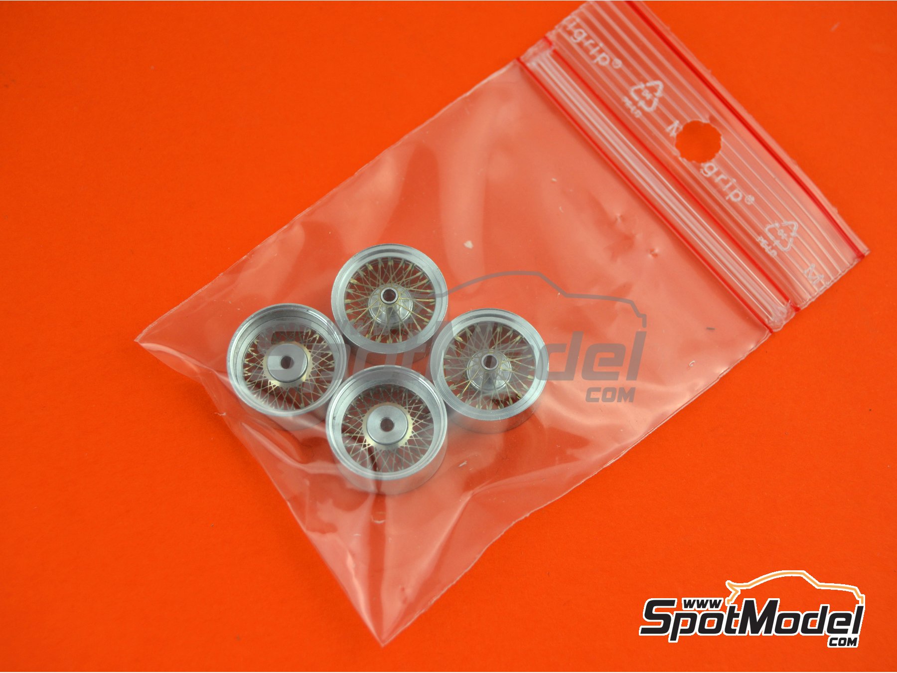 Image 4: Ferrari 250 Testa Rossa TR59/60 - 24 Hours Le Mans 1960 | Car scale model kit in 1/24 scale manufactured by Renaissance Models (ref.&nbsp;24-08, also 24/08)