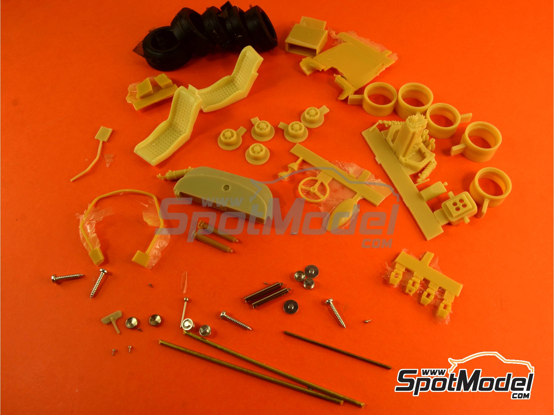 Image 12: Ford GT40 Mk IV Shelby American Team - 24 Hours Le Mans 1967 | Car scale model kit in 1/24 scale manufactured by Renaissance Models (ref. 24-16, also 24/16)