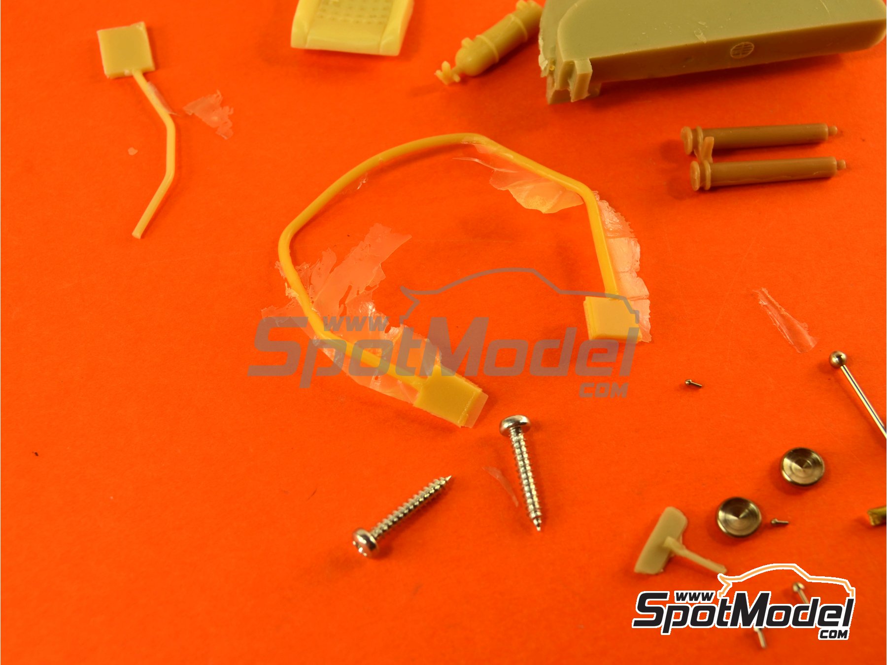 Image 16: Ford GT40 Mk IV Shelby American Team - 24 Hours Le Mans 1967 | Car scale model kit in 1/24 scale manufactured by Renaissance Models (ref. 24-16, also 24/16)