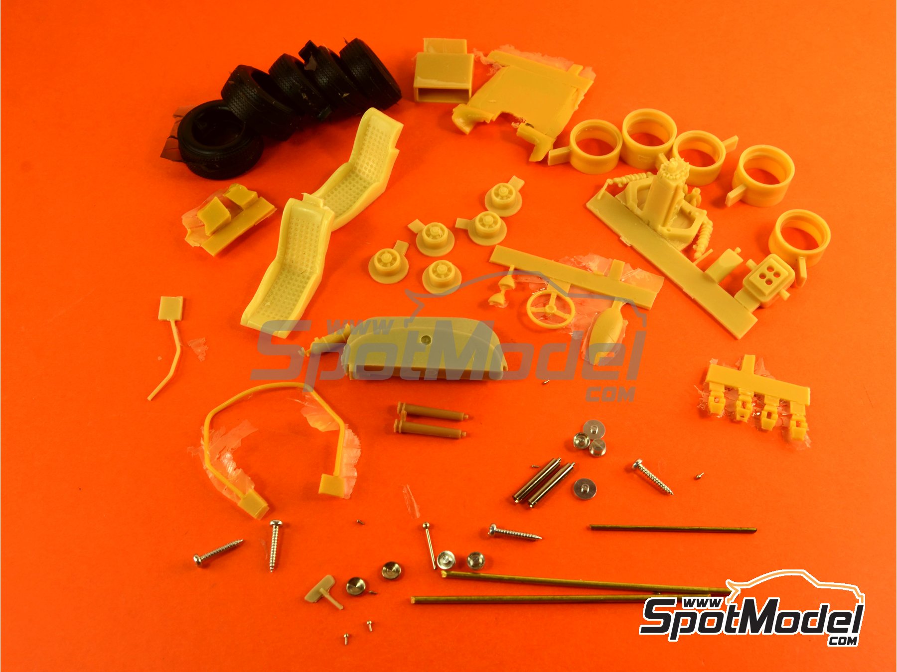 Image 23: Ford GT40 Mk IV Shelby American Team - 24 Hours Le Mans 1967 | Car scale model kit in 1/24 scale manufactured by Renaissance Models (ref. 24-16, also 24/16)