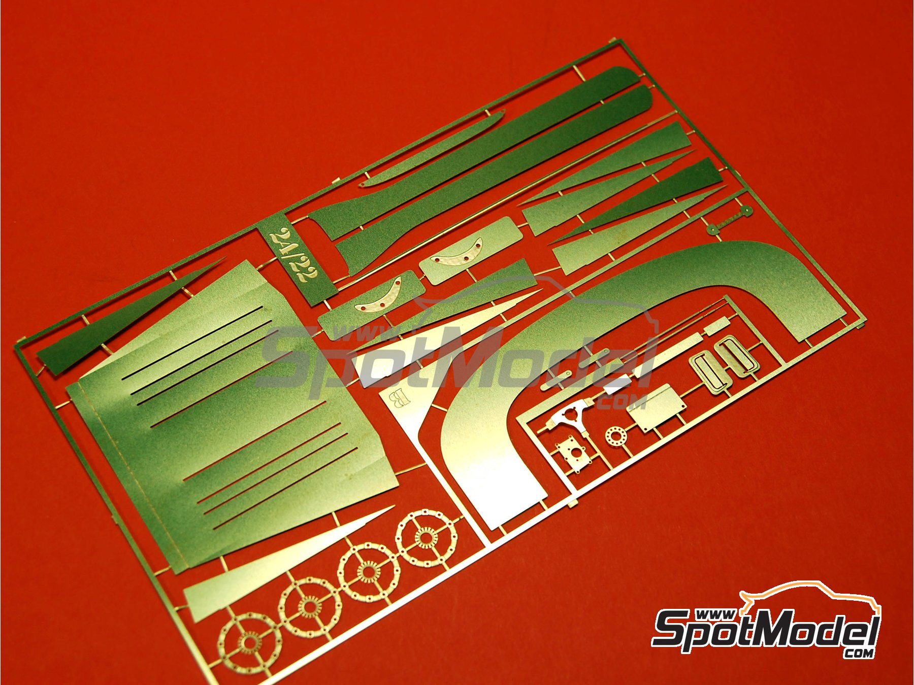 Image 11: Aston Martin DBR9 sponsored by Intercontinental, PlayStation - 24 Hours Le Mans 2006 | Car scale model kit in 1/24 scale manufactured by Renaissance Models (ref.&nbsp;24-24, also 24/24)
