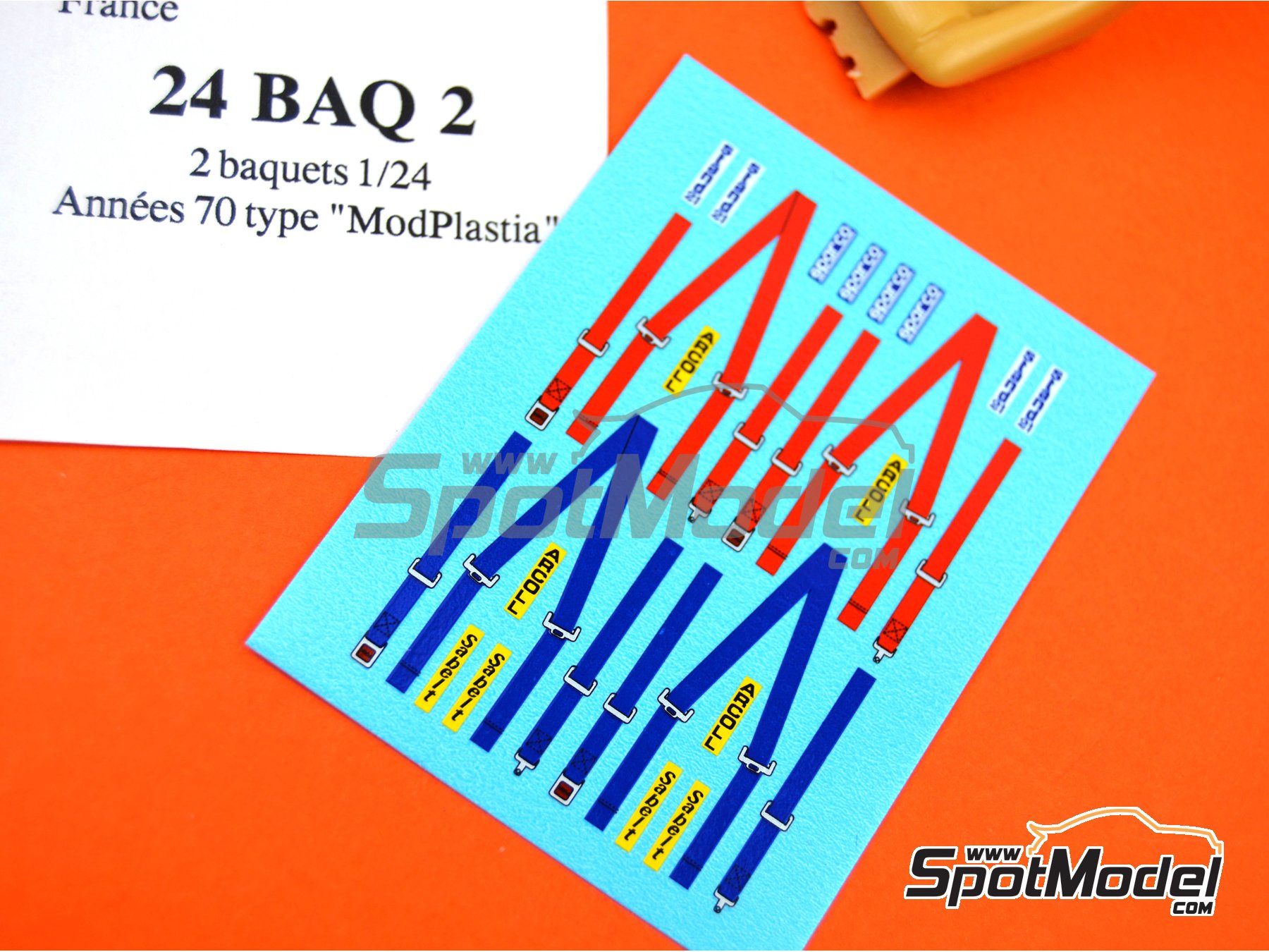 Image 4: Mod'Plastia bucket seat with harnesses | Seat in 1/24 scale manufactured by Renaissance Models (ref. 24BAQ2)