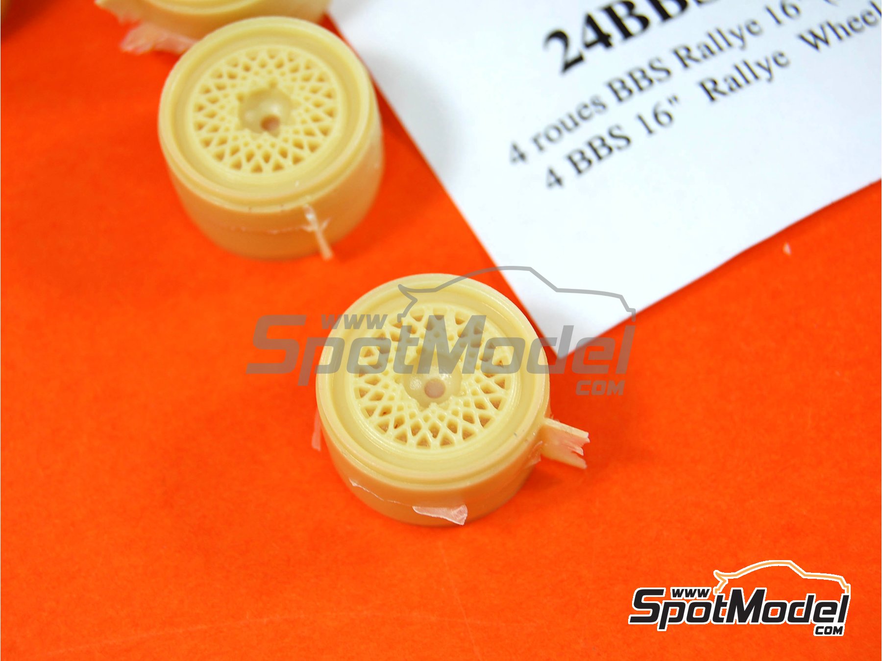 Image 3: BBS rally 16 pulgadas | Set de llantas y neum&aacute;ticos en escala&nbsp;1/24 fabricado por Renaissance Models (ref.&nbsp;24BBS16)
