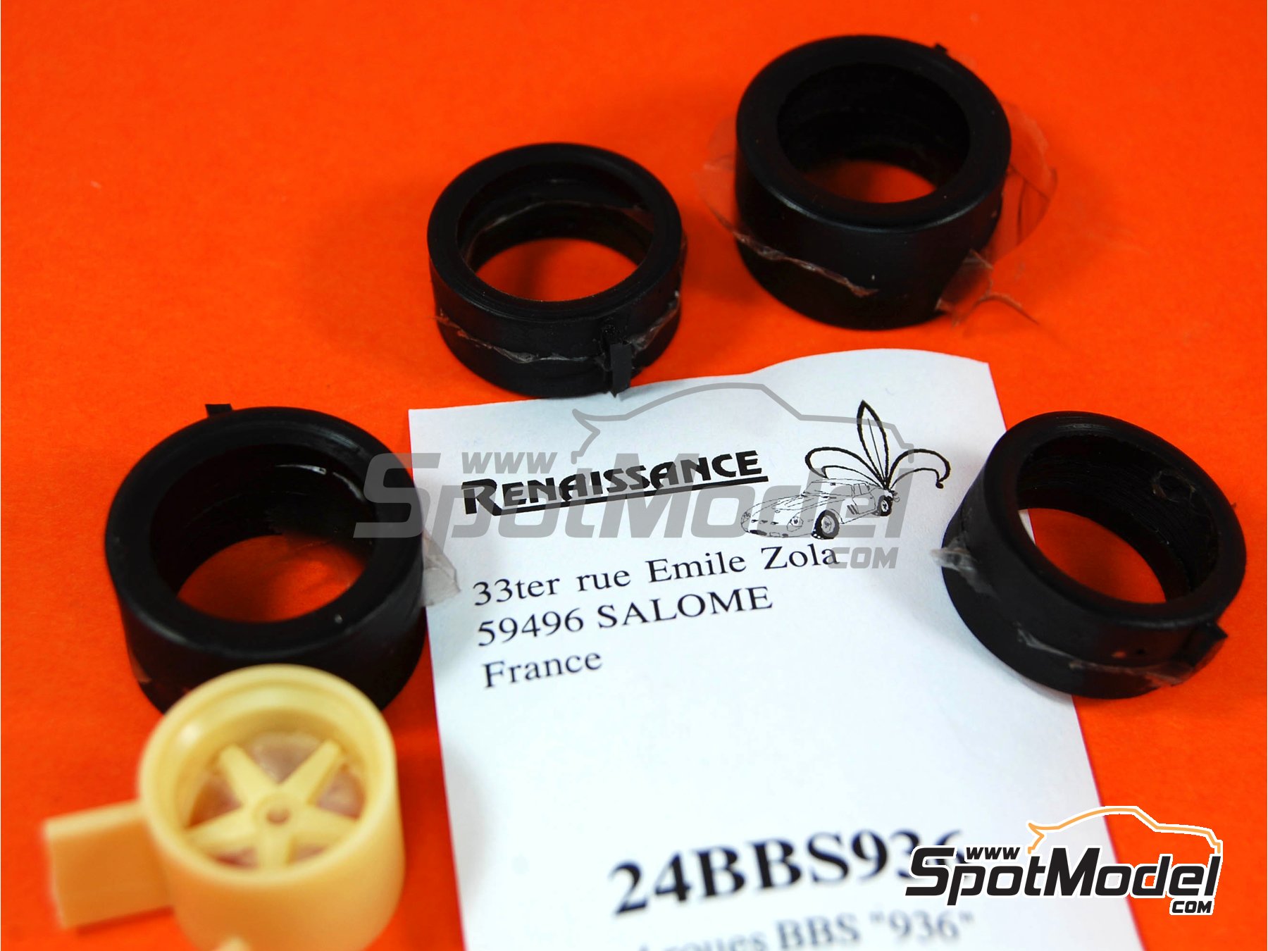 Image 2: BBS 15 inches rims -  1976 | Rims and tyres set in 1/24 scale manufactured by Renaissance Models (ref.&nbsp;24BBS936)