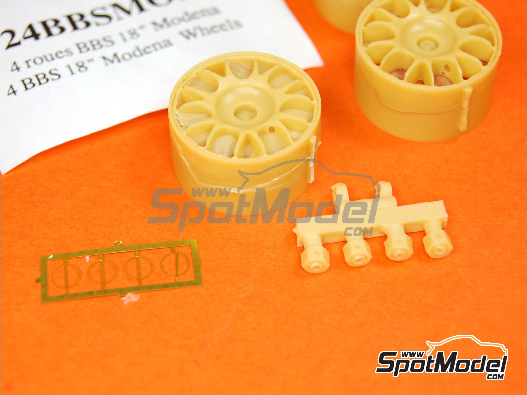 Image 4: BBS 18 pulgadas -  2001 | Set de llantas y neumáticos en escala 1/24 fabricado por Renaissance Models (ref. 24BBSMOD)