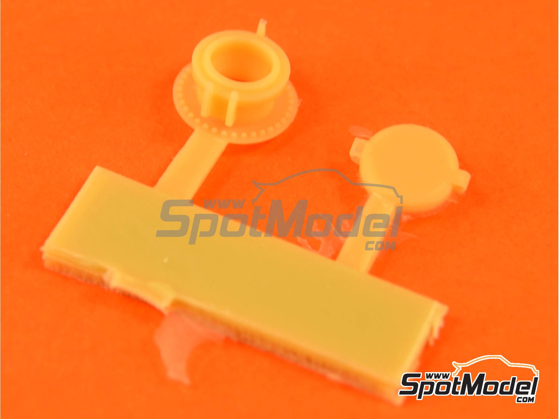 Image 4: Tapon de gasolina para coches de los a&ntilde;os 50 y 60 | Mejora en escala&nbsp;1/24 fabricado por Renaissance Models (ref.&nbsp;24BEP)