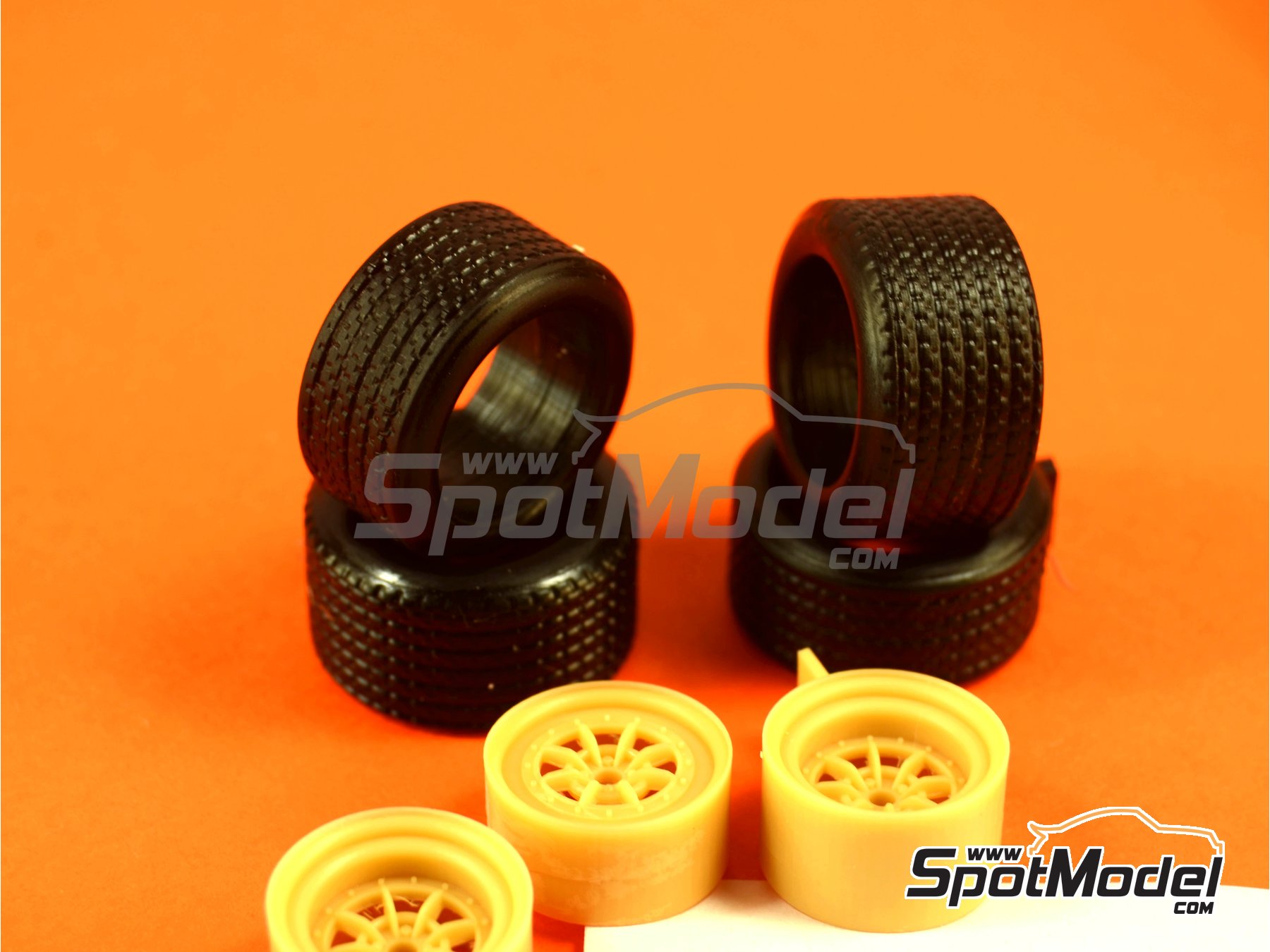 Image 2: Braid 15 inches | Rims and tyres set in 1/24 scale manufactured by Renaissance Models (ref.&nbsp;24BRAIDR5T)